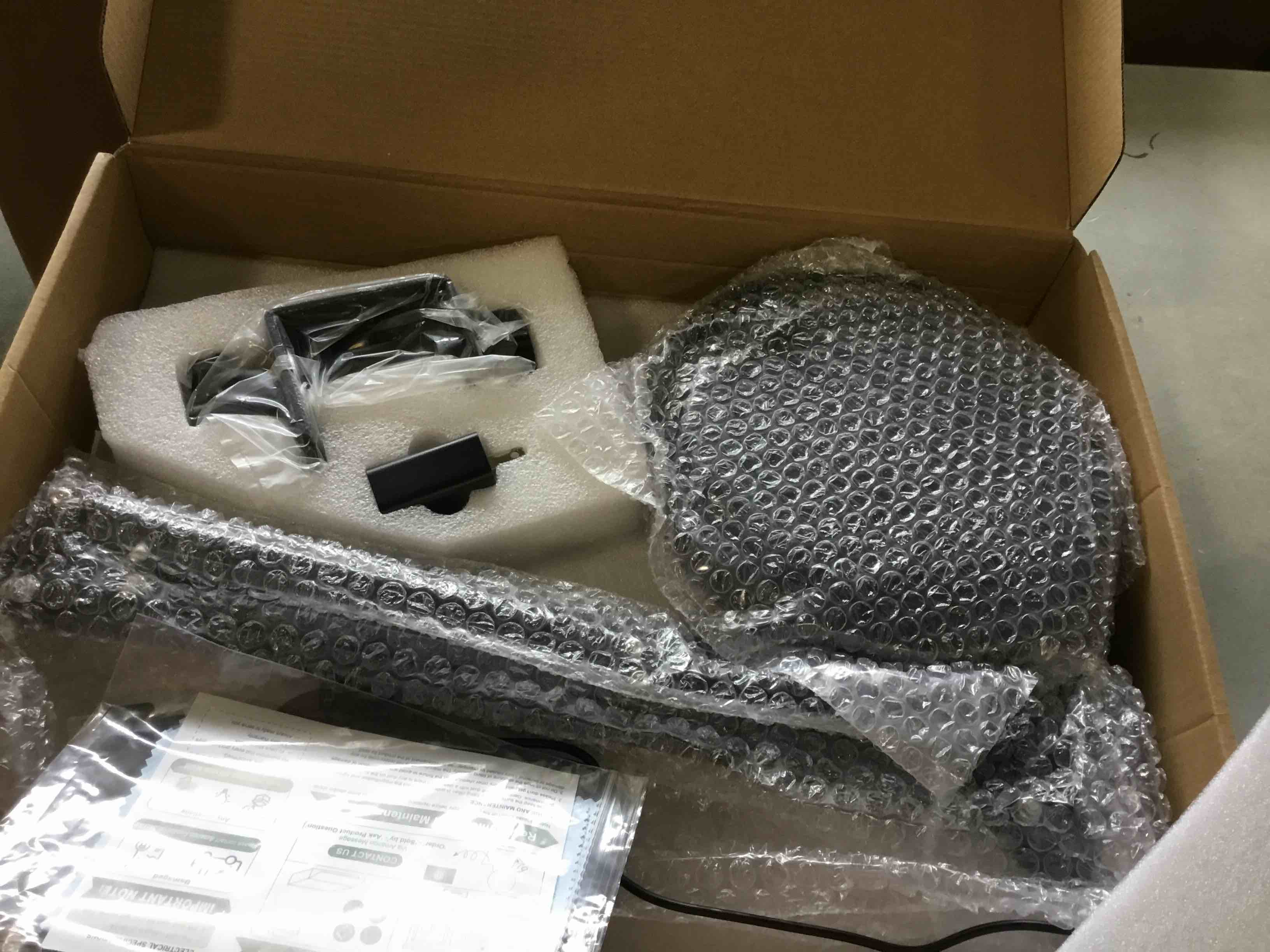 https://s3.amazonaws.com/lotting-images-prod/bidfta/PNK2204528_1742399815086.jpeg