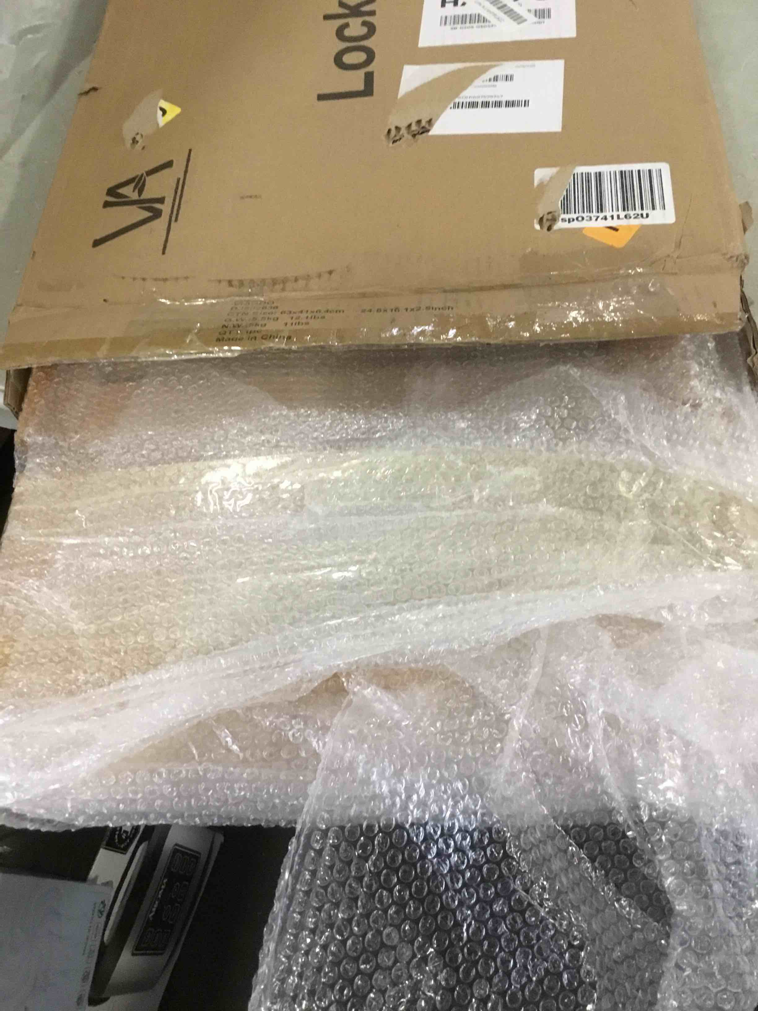 https://s3.amazonaws.com/lotting-images-prod/bidfta/PNK2204597_1742413193228.jpeg