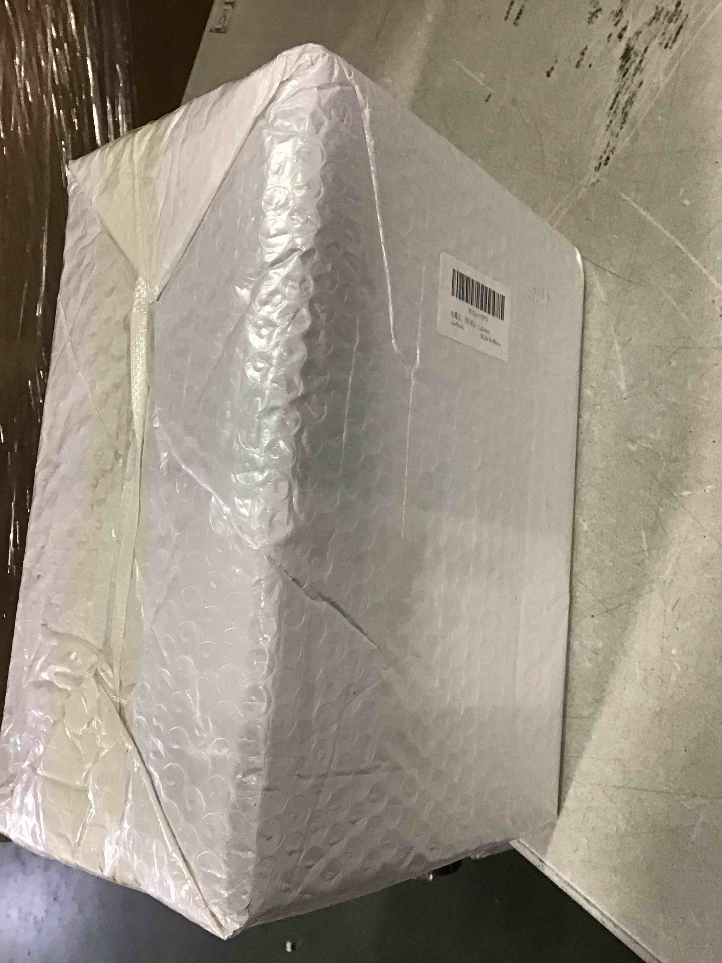 https://s3.amazonaws.com/lotting-images-prod/bidfta/PNK2205099_1743018118345.jpeg