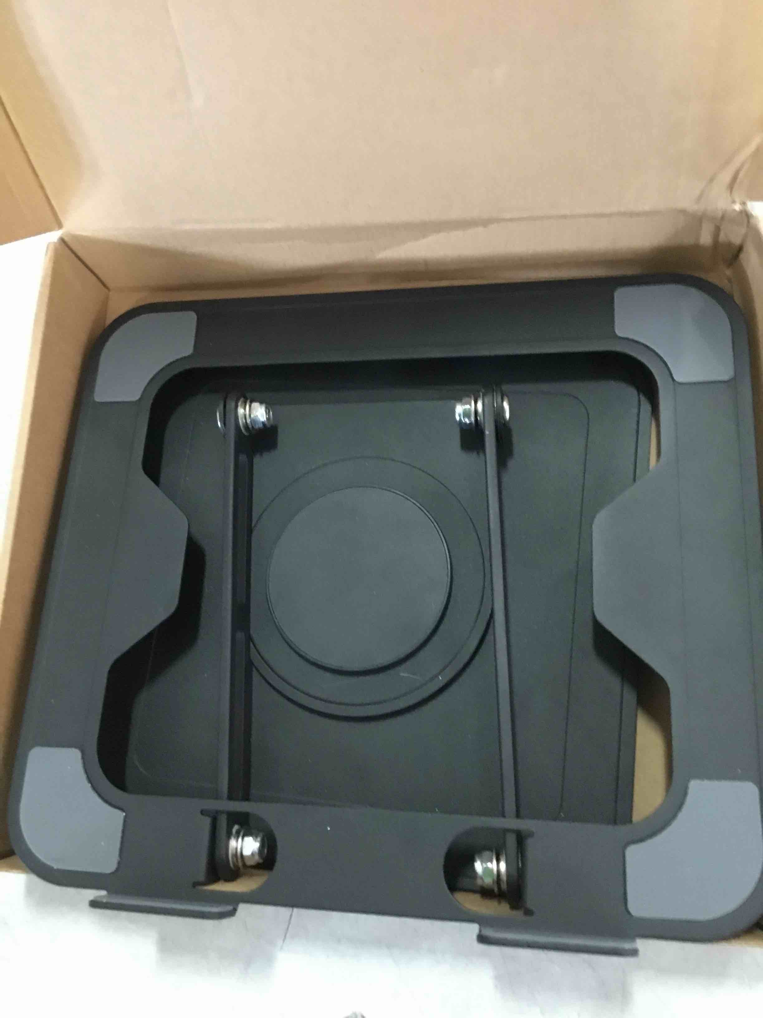 https://s3.amazonaws.com/lotting-images-prod/bidfta/PNK2205781_1743440691377.jpeg
