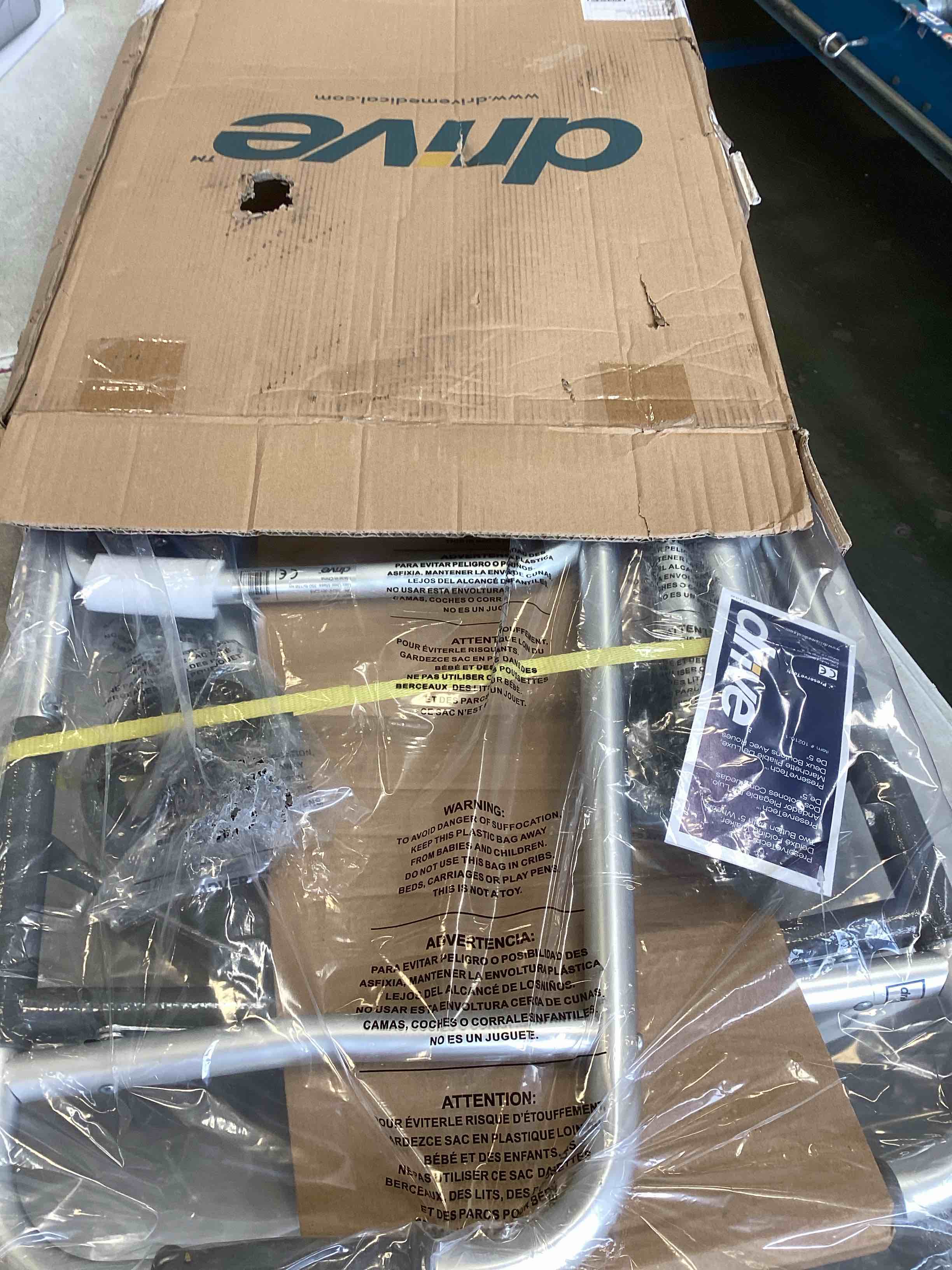 https://s3.amazonaws.com/lotting-images-prod/bidfta/PNK2206357_1741711195591.jpeg