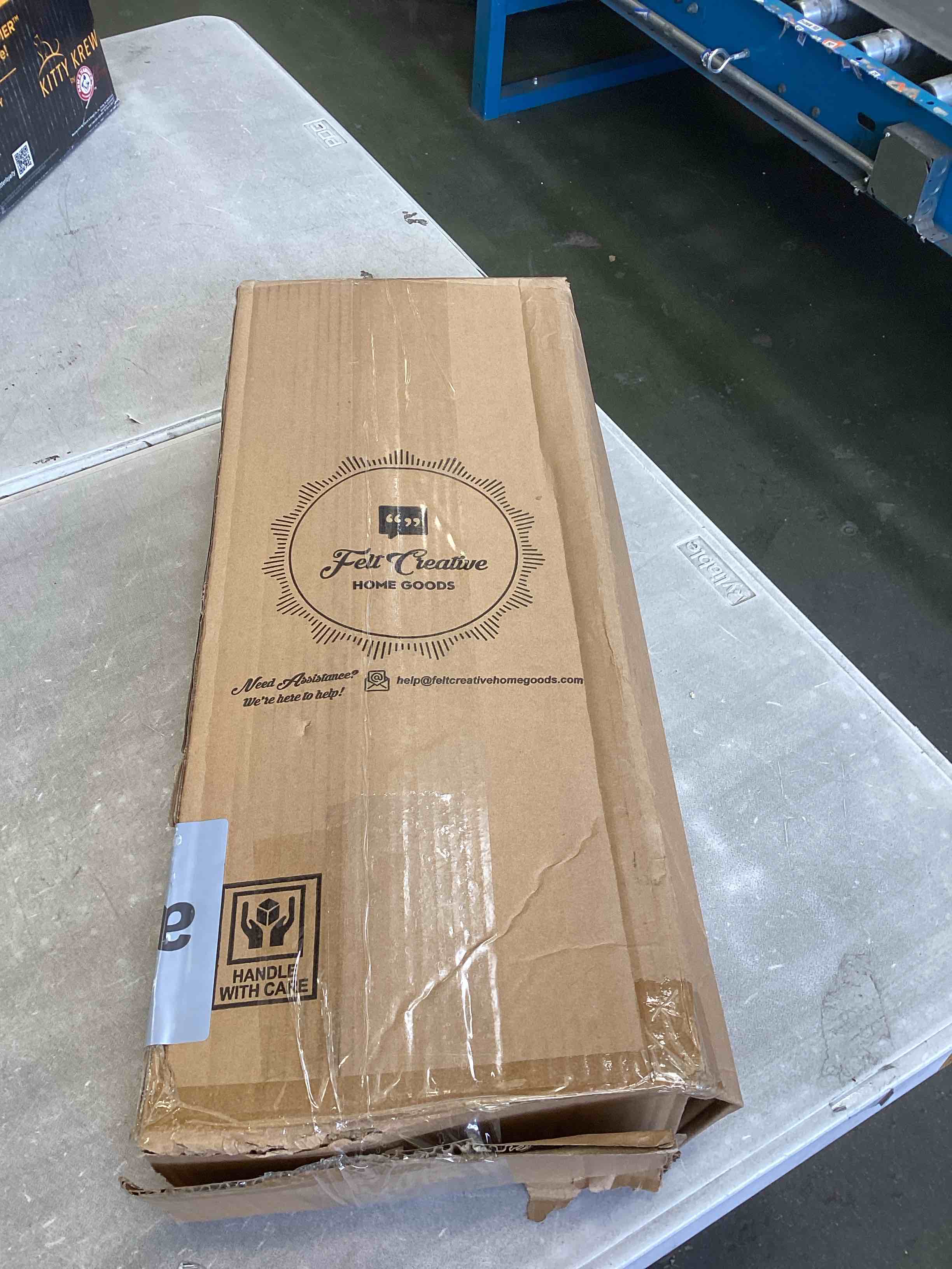 https://s3.amazonaws.com/lotting-images-prod/bidfta/PNK2206375_1741713280930.jpeg