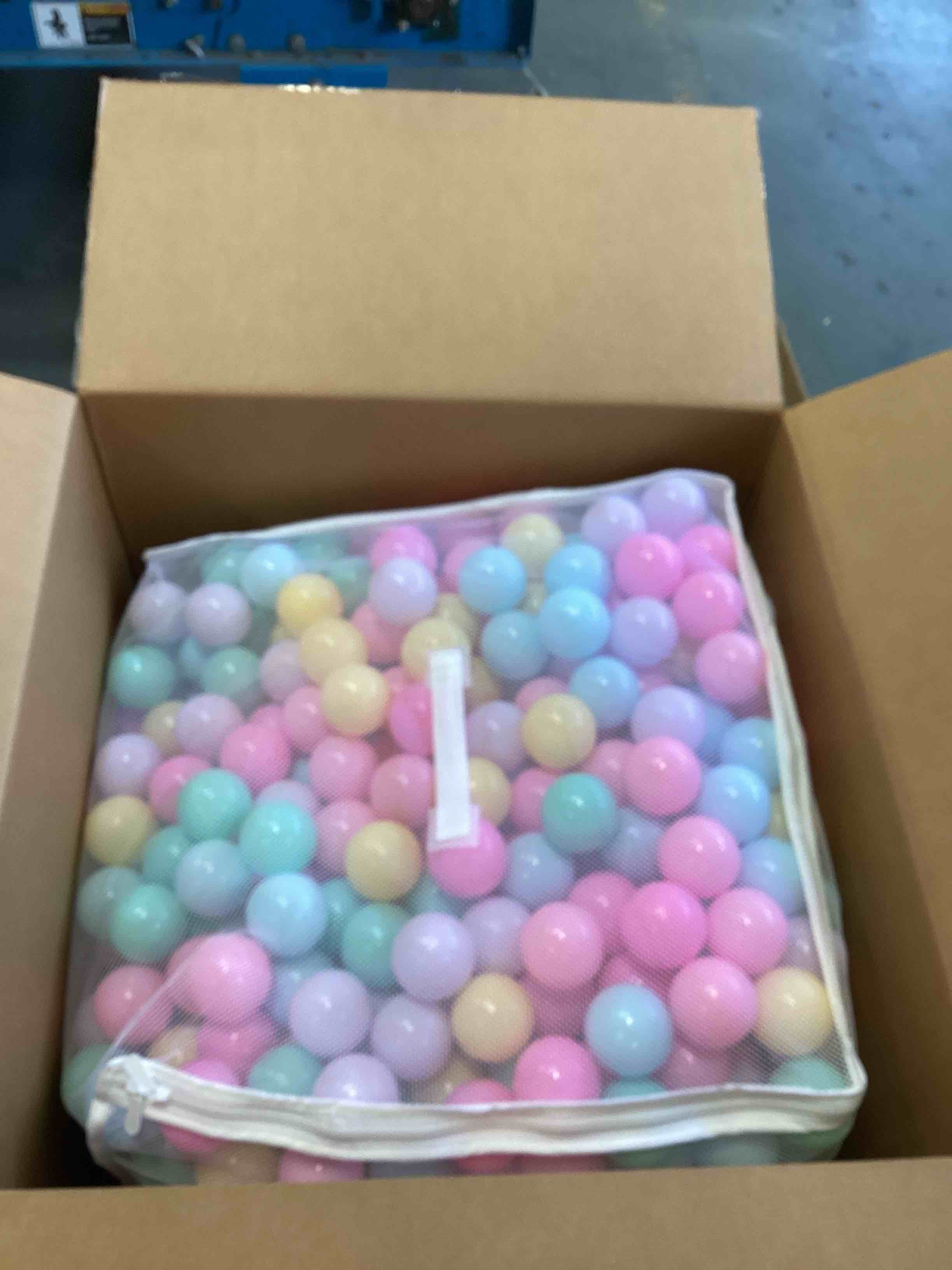 https://s3.amazonaws.com/lotting-images-prod/bidfta/PNK2206402_1741720579089.jpeg