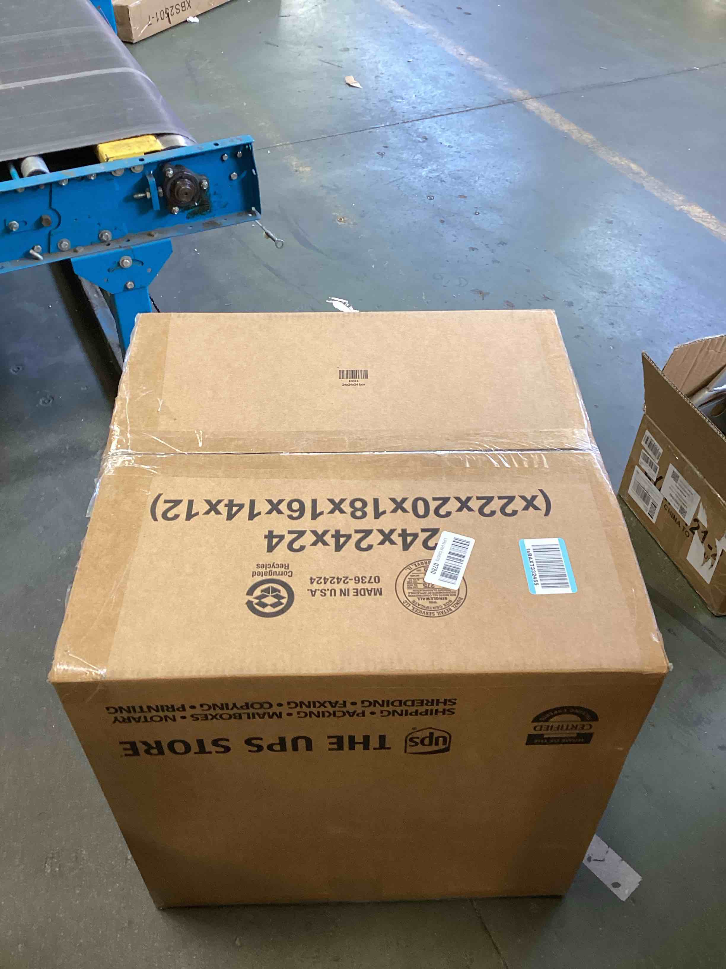 https://s3.amazonaws.com/lotting-images-prod/bidfta/PNK2206402_1741720606332.jpeg