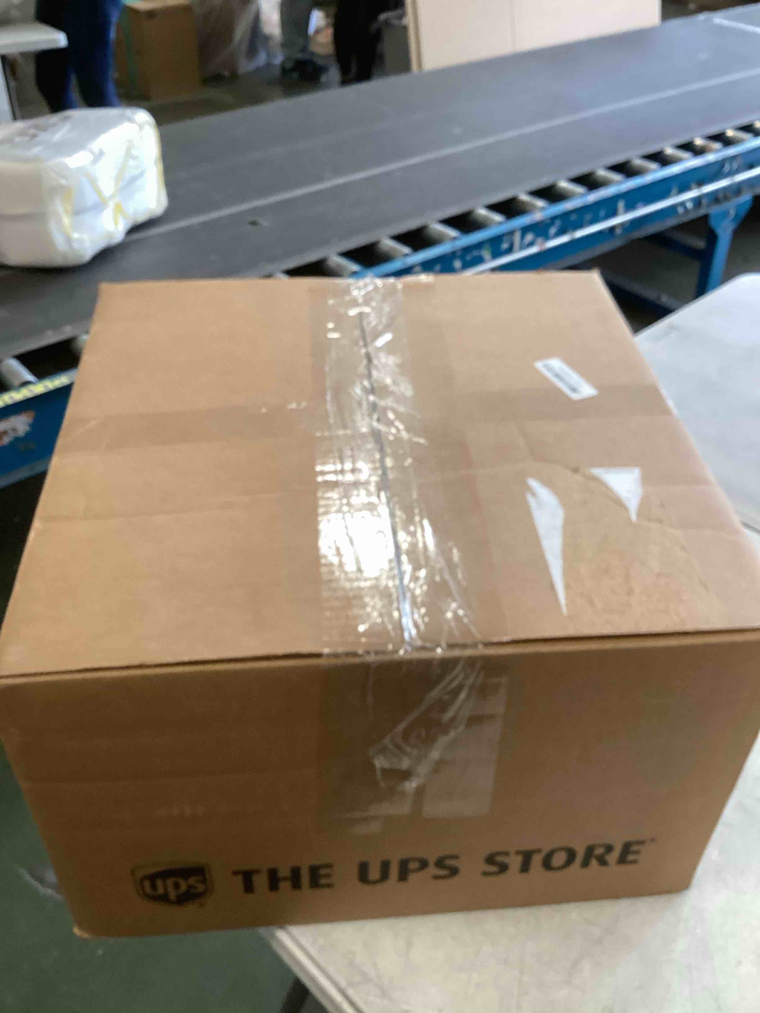 https://s3.amazonaws.com/lotting-images-prod/bidfta/PNK2206534_1741799017494.jpeg