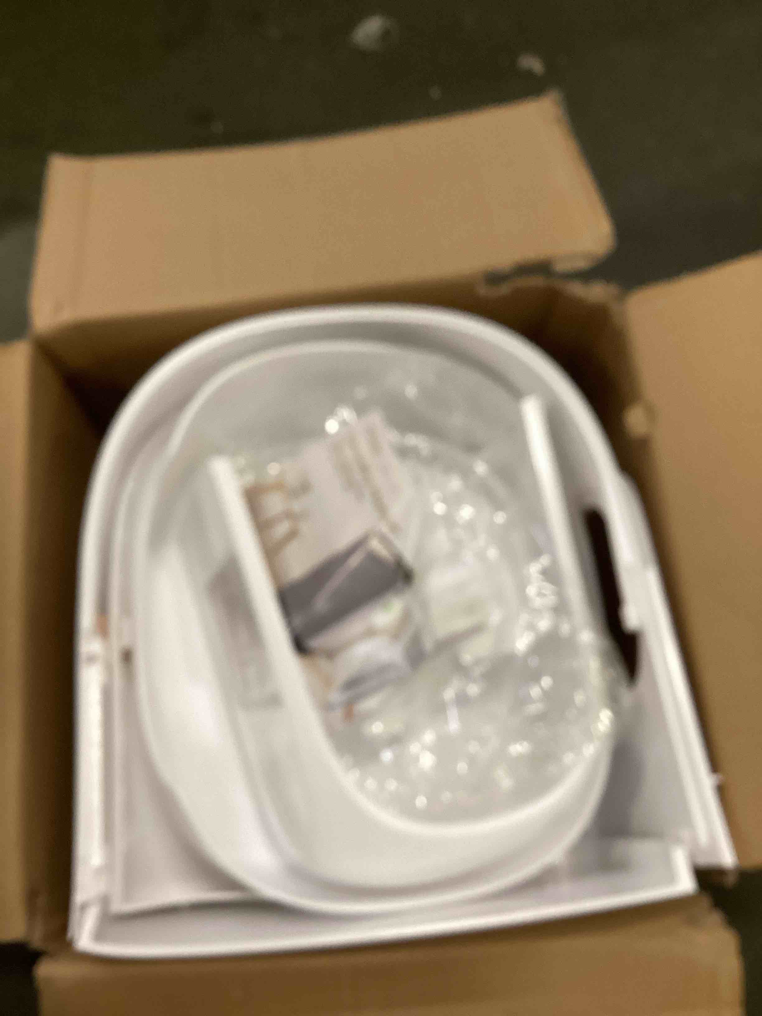 https://s3.amazonaws.com/lotting-images-prod/bidfta/PNK2206847_1741982481235.jpeg