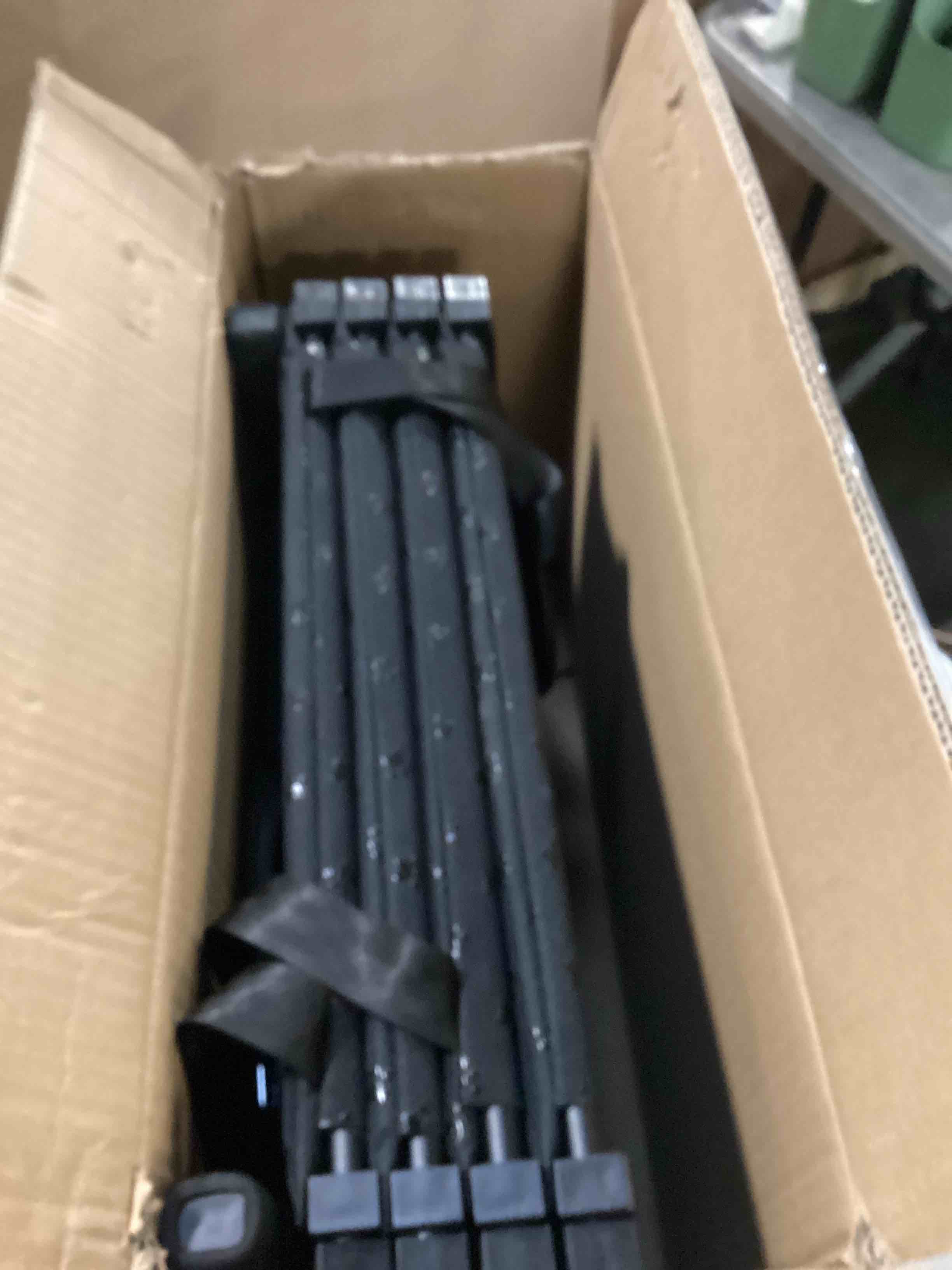 https://s3.amazonaws.com/lotting-images-prod/bidfta/PNK2207642_1742485227861.jpeg