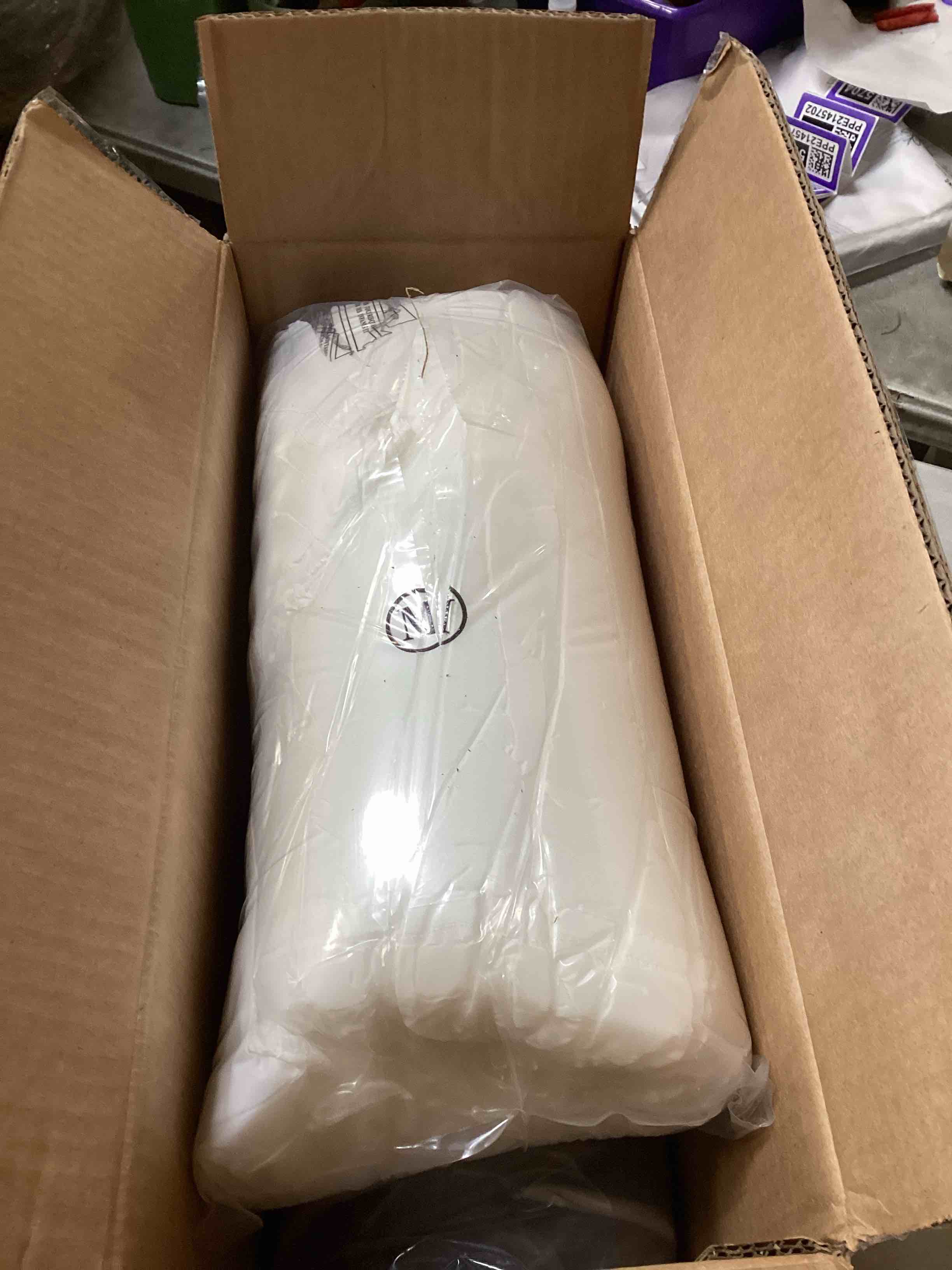 https://s3.amazonaws.com/lotting-images-prod/bidfta/PNK2208306_1742929230817.jpeg