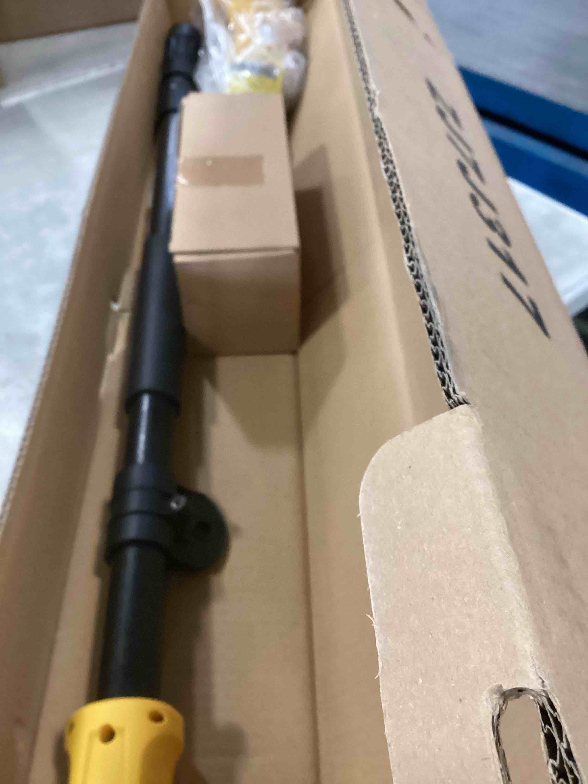 https://s3.amazonaws.com/lotting-images-prod/bidfta/PNK2208840_1743103689055.jpeg