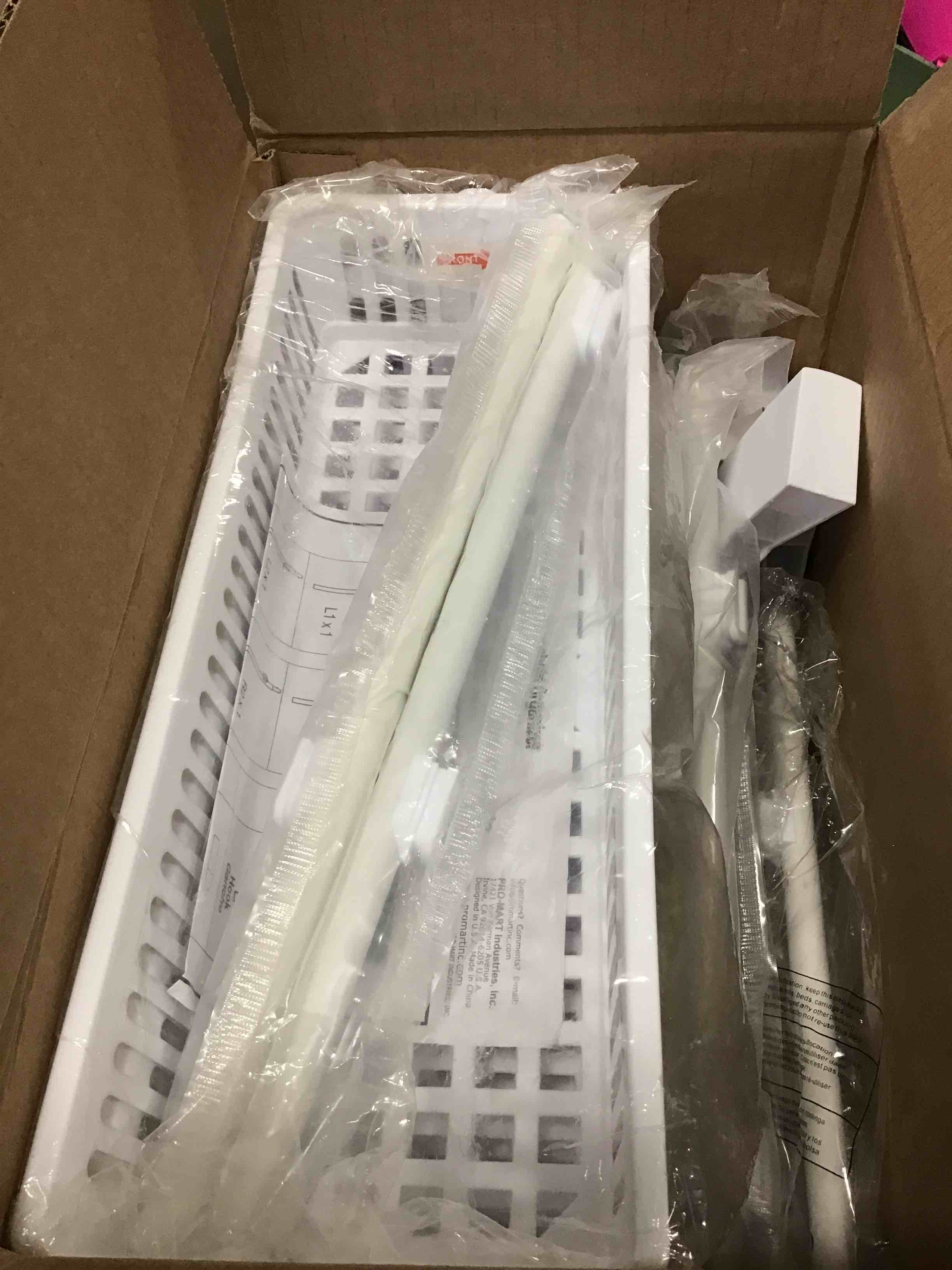 https://s3.amazonaws.com/lotting-images-prod/bidfta/PNK2209261_1741116182702.jpeg