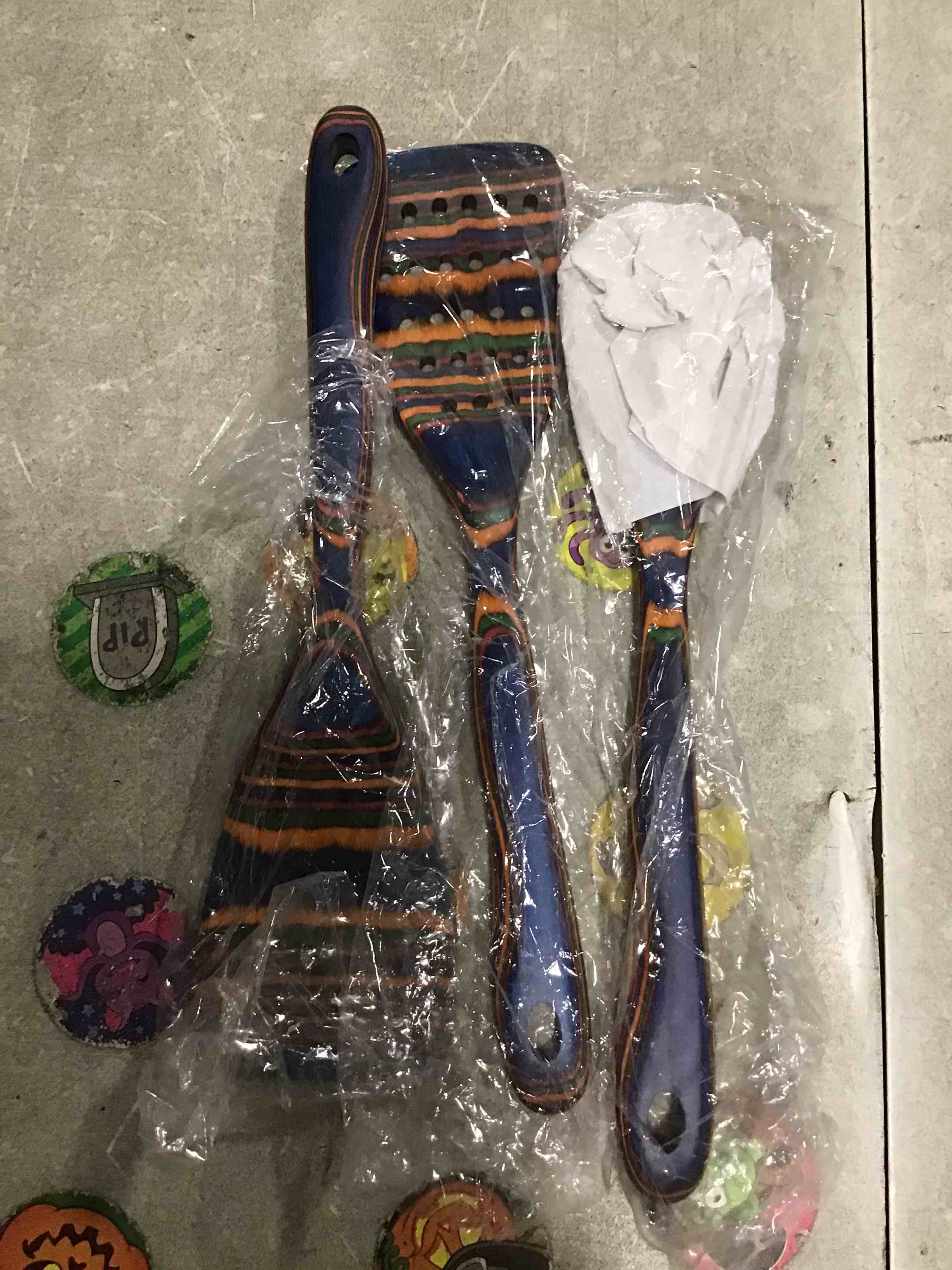 https://s3.amazonaws.com/lotting-images-prod/bidfta/PNK2209980_1741618931701.jpeg