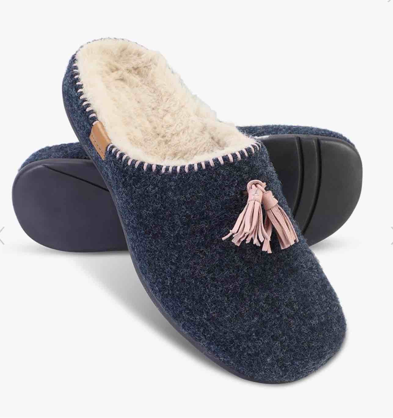 The Back Pain Relieving Slippers (Women's)size 7 
