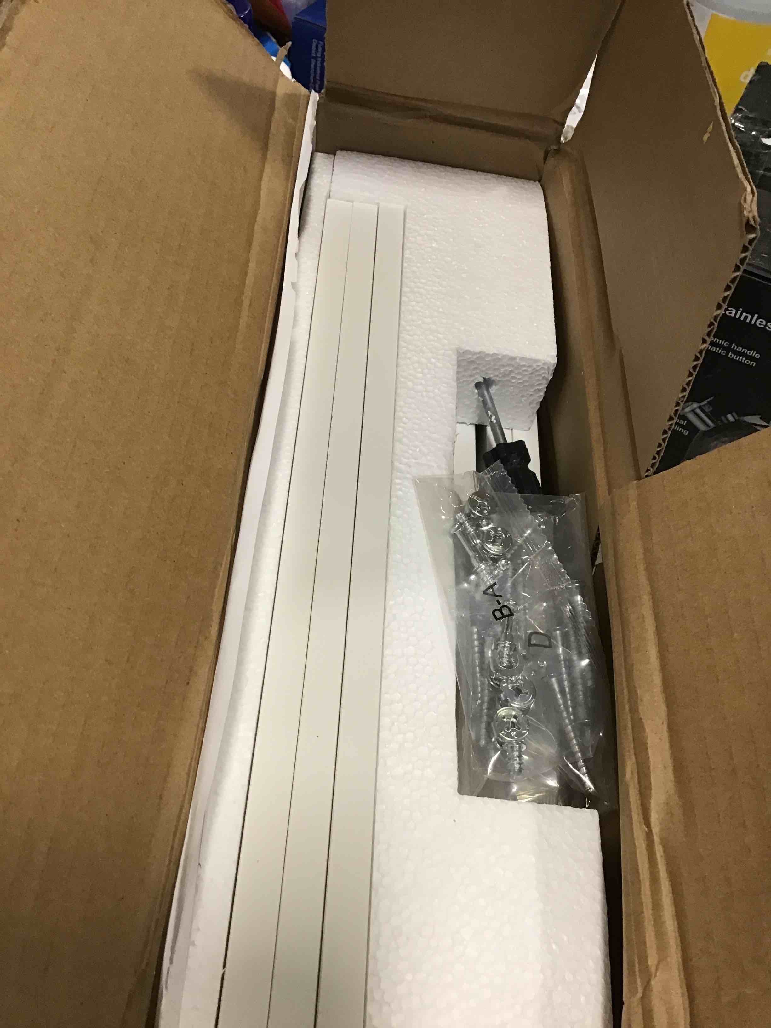 https://s3.amazonaws.com/lotting-images-prod/bidfta/PNK2211040_1742410477257.jpeg