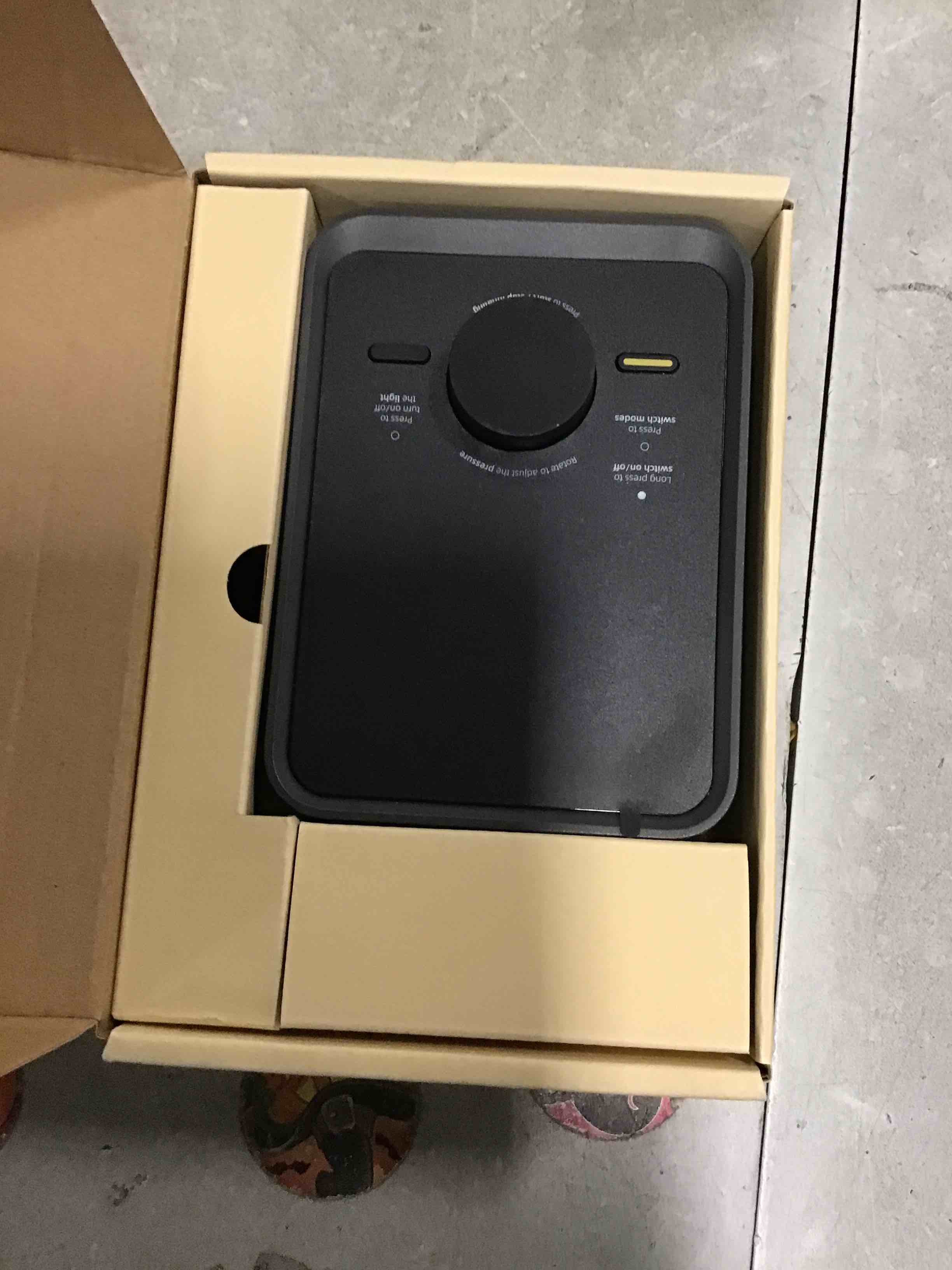 https://s3.amazonaws.com/lotting-images-prod/bidfta/PNK2211070_1742414668614.jpeg