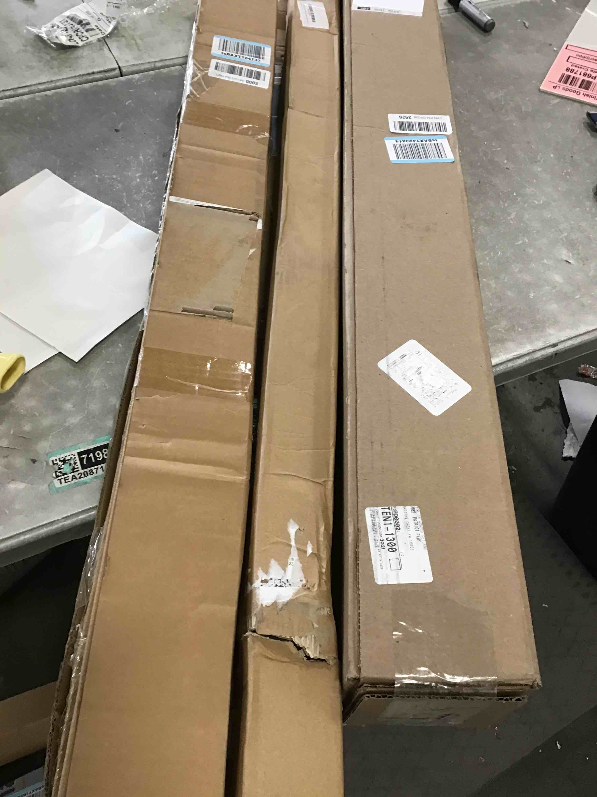 https://s3.amazonaws.com/lotting-images-prod/bidfta/PNK2212083_1741099077488.jpeg