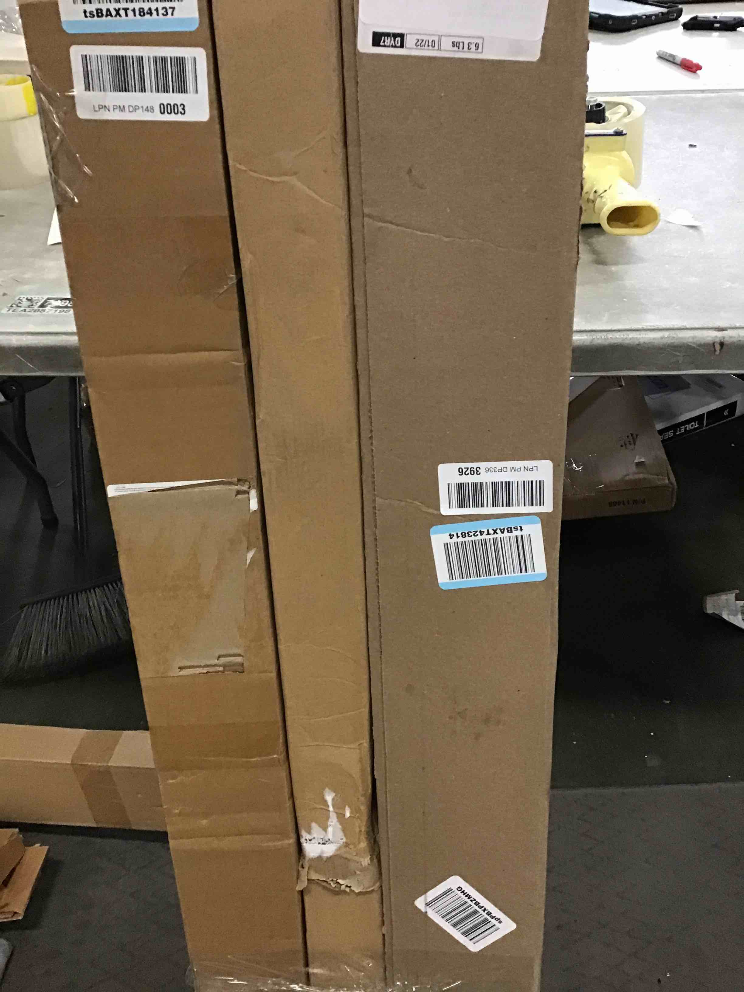 https://s3.amazonaws.com/lotting-images-prod/bidfta/PNK2212083_1741099140315.jpeg