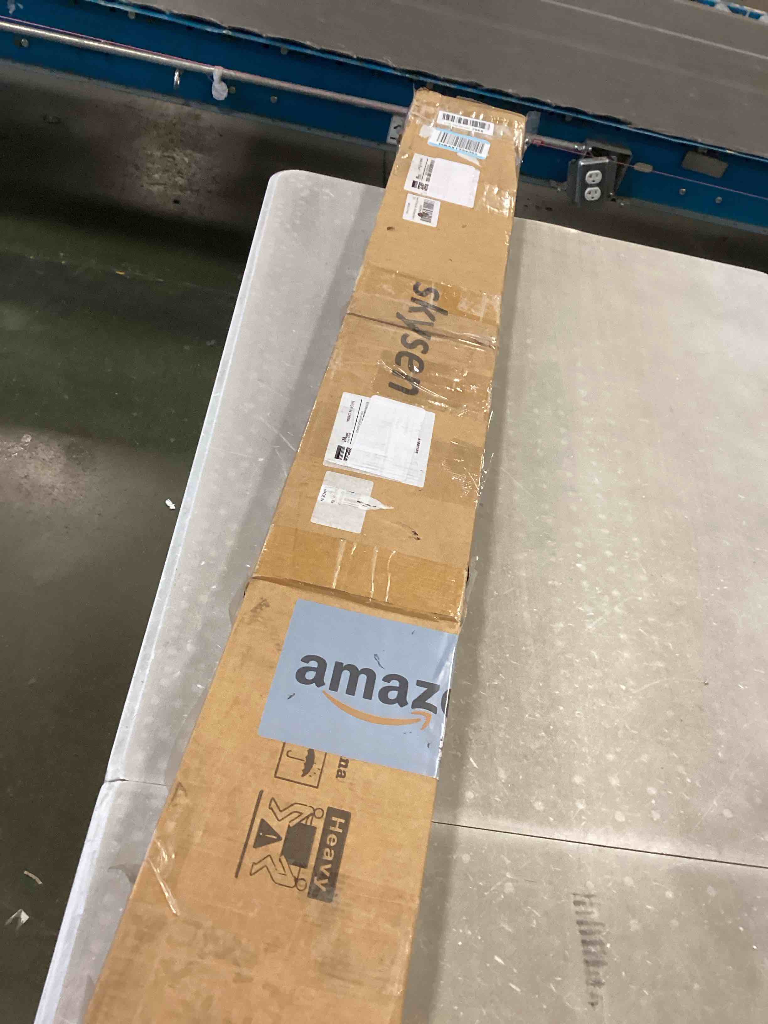 https://s3.amazonaws.com/lotting-images-prod/bidfta/PNK2212815_1741696614829.jpeg