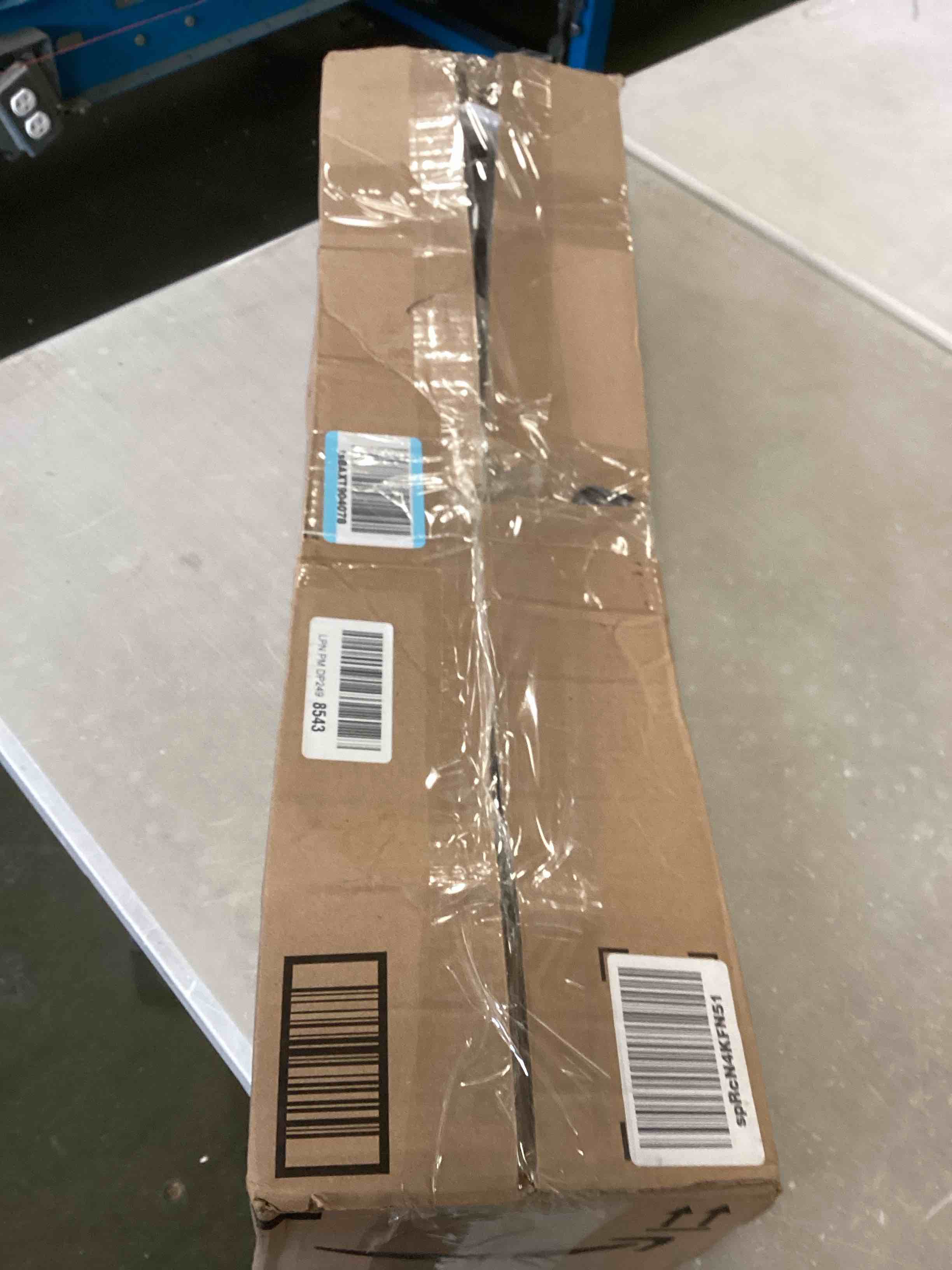 https://s3.amazonaws.com/lotting-images-prod/bidfta/PNK2213015_1741789565909.jpeg