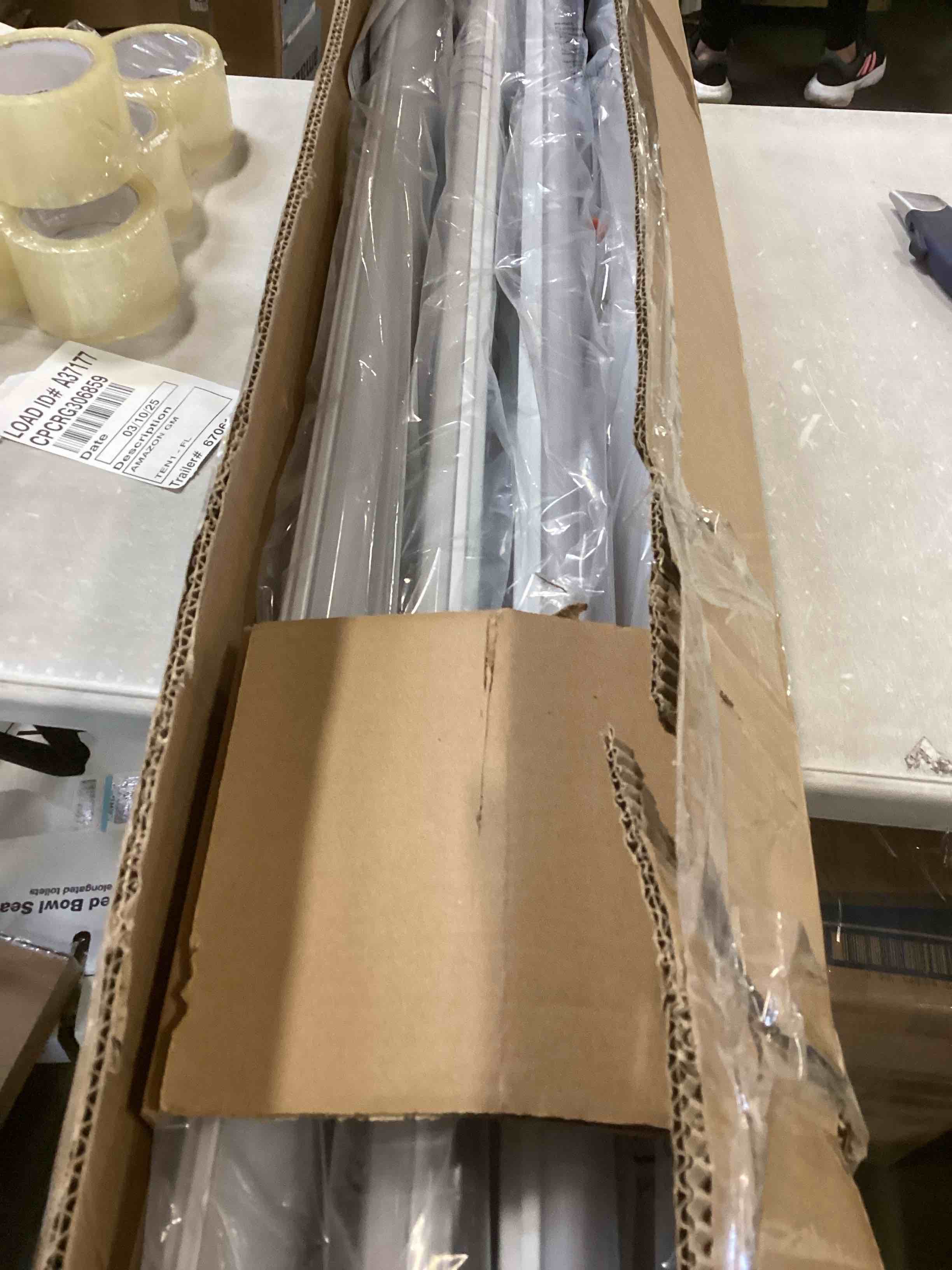 https://s3.amazonaws.com/lotting-images-prod/bidfta/PNK2213168_1741964769062.jpeg