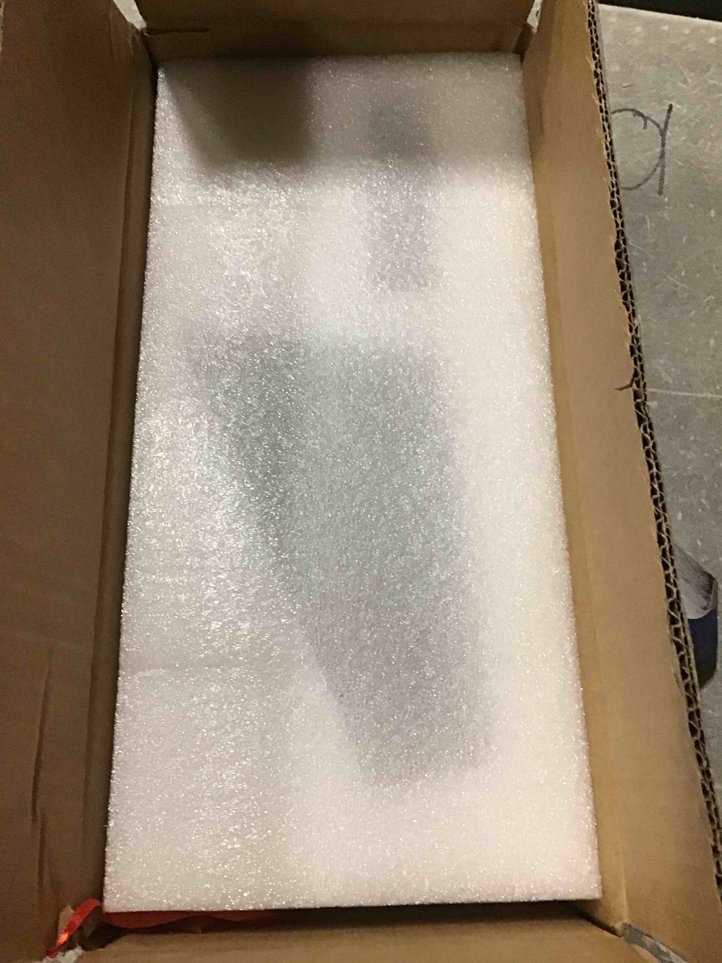 https://s3.amazonaws.com/lotting-images-prod/bidfta/PNK2213274_1742212914959.jpeg