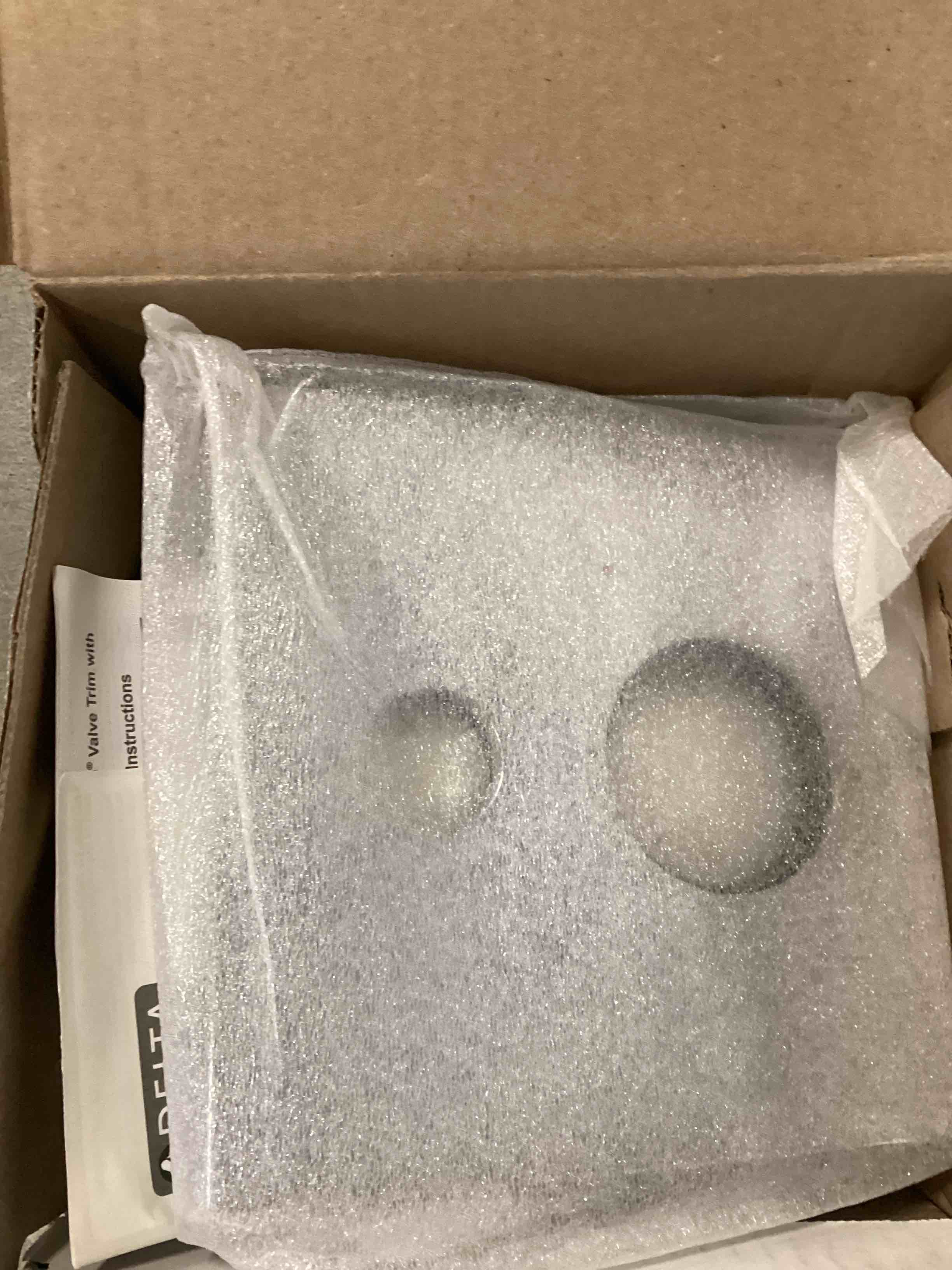https://s3.amazonaws.com/lotting-images-prod/bidfta/PNK2213554_1742318232884.jpeg