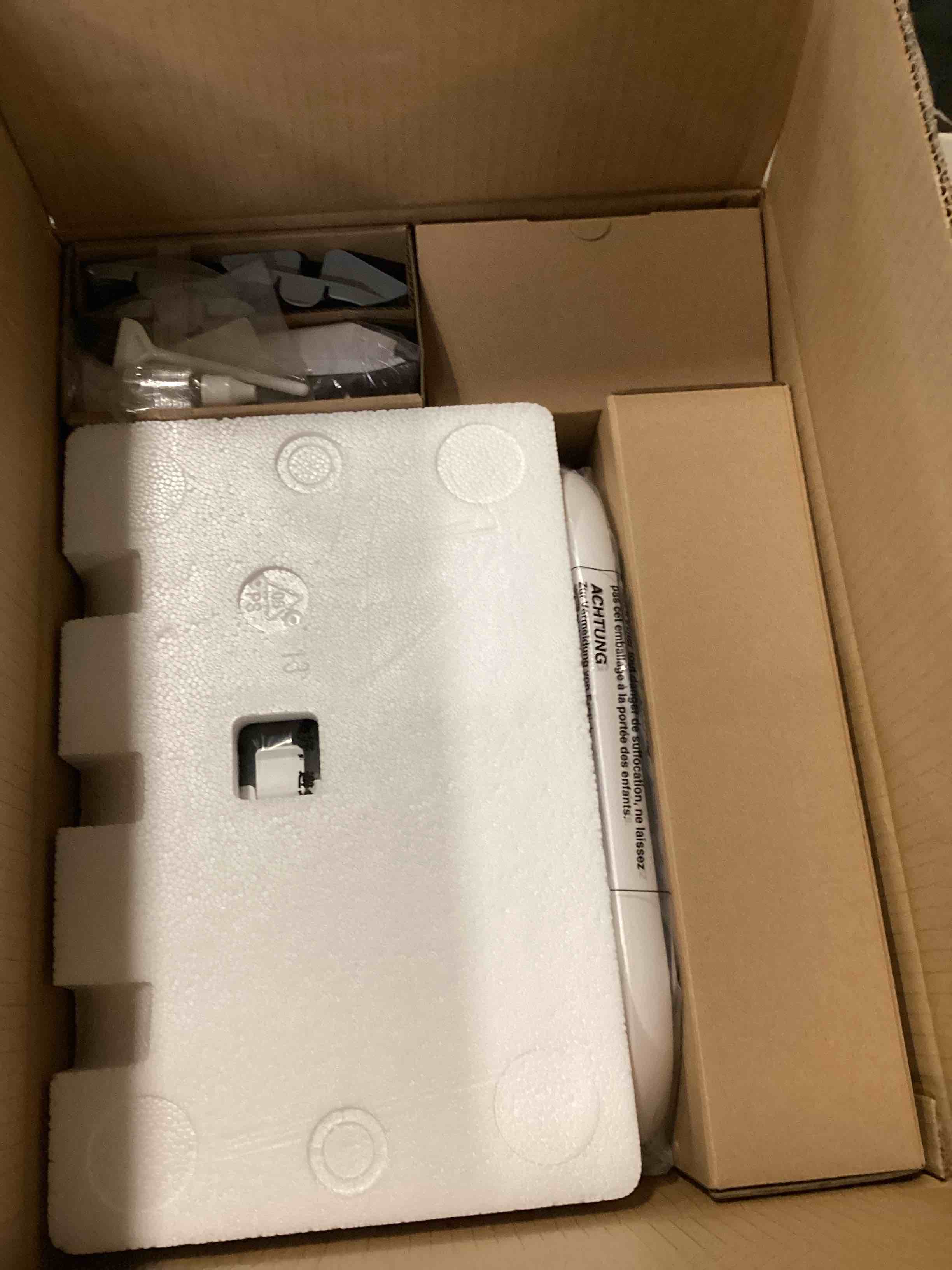 https://s3.amazonaws.com/lotting-images-prod/bidfta/PNK2213620_1742326828599.jpeg