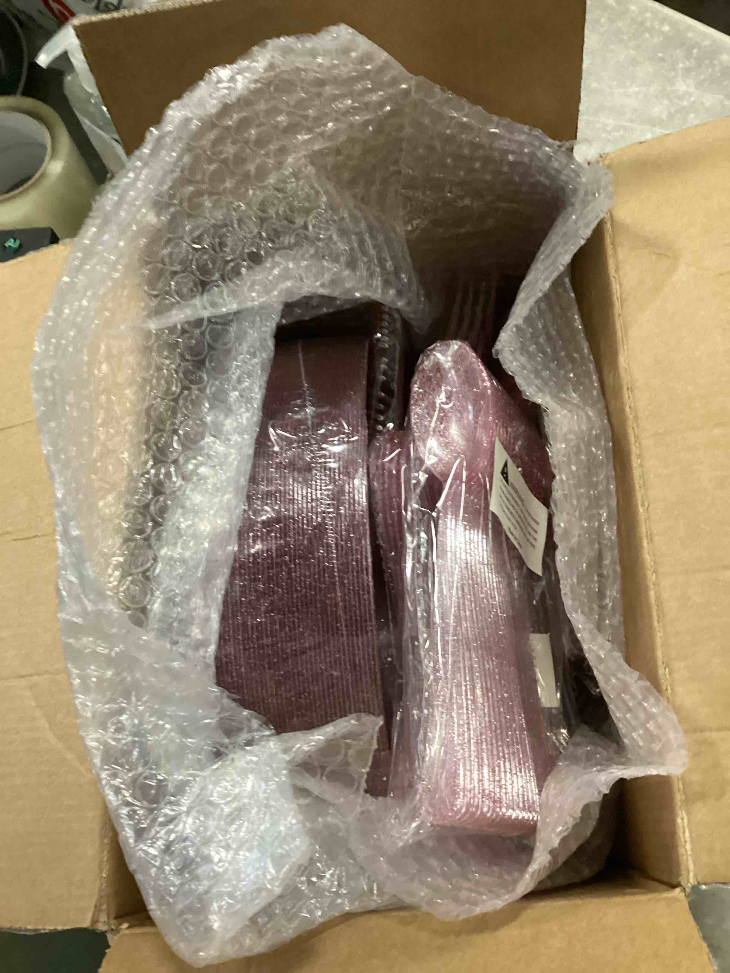 https://s3.amazonaws.com/lotting-images-prod/bidfta/PNK2213671_1742389385416.jpeg