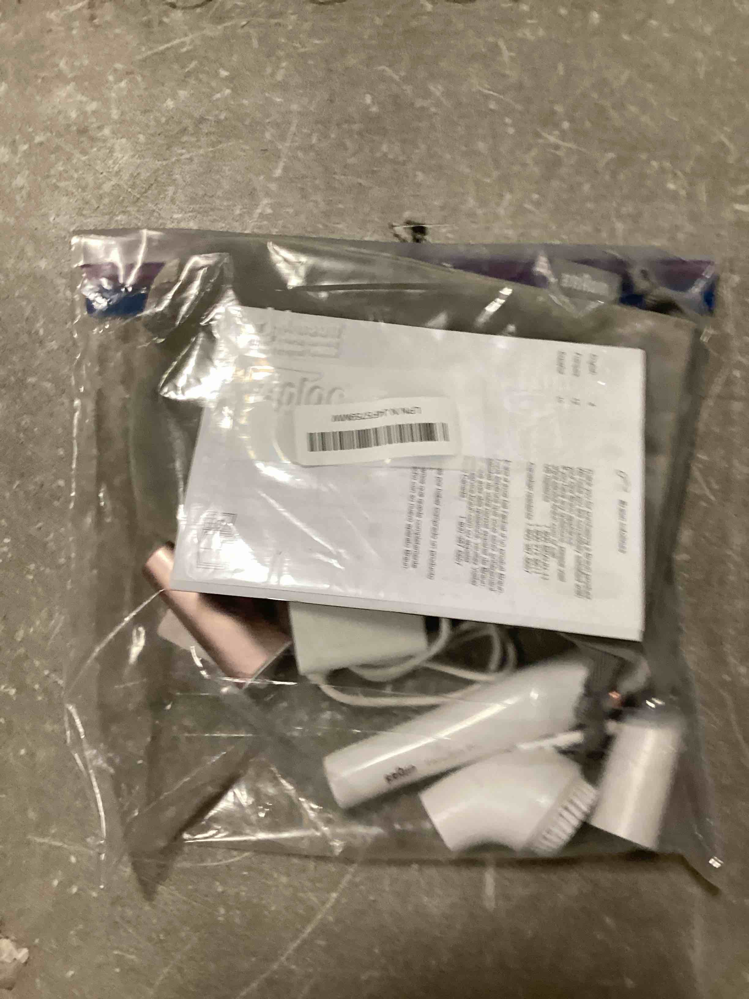 https://s3.amazonaws.com/lotting-images-prod/bidfta/PNK2214087_1742558428696.jpeg