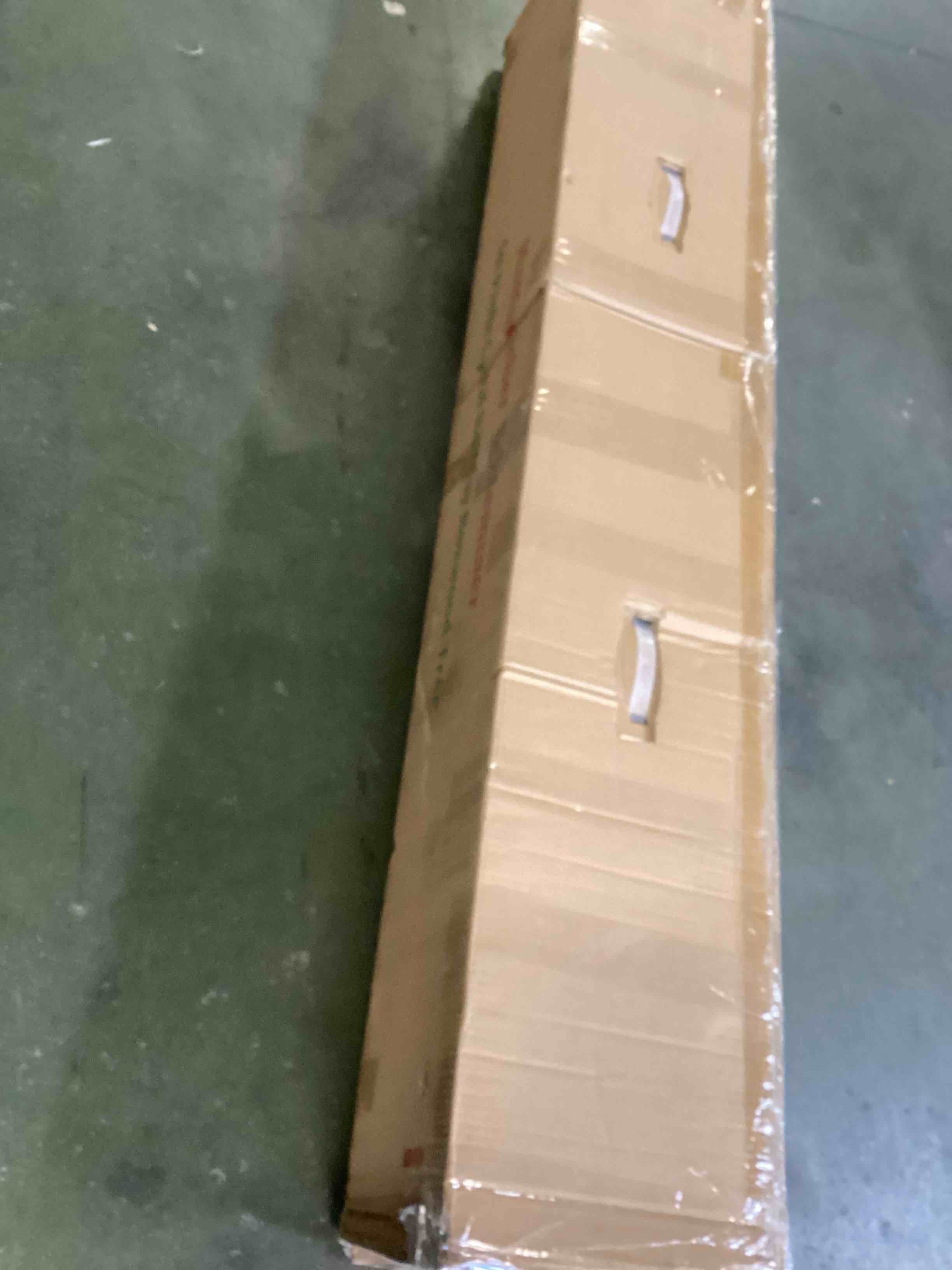 https://s3.amazonaws.com/lotting-images-prod/bidfta/PNK2214213_1742575878737.jpeg