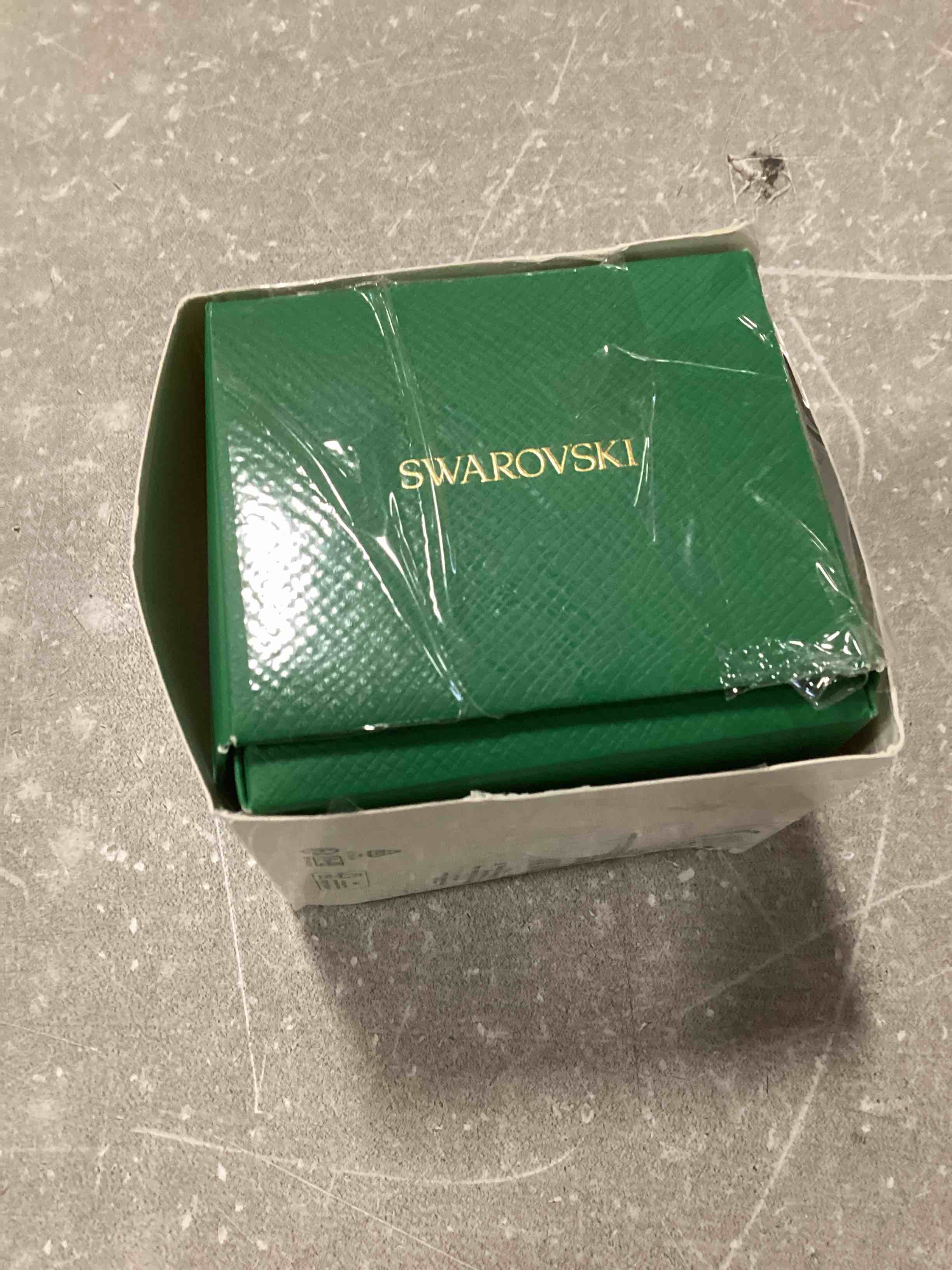 https://s3.amazonaws.com/lotting-images-prod/bidfta/PNK2214677_1742994085461.jpeg