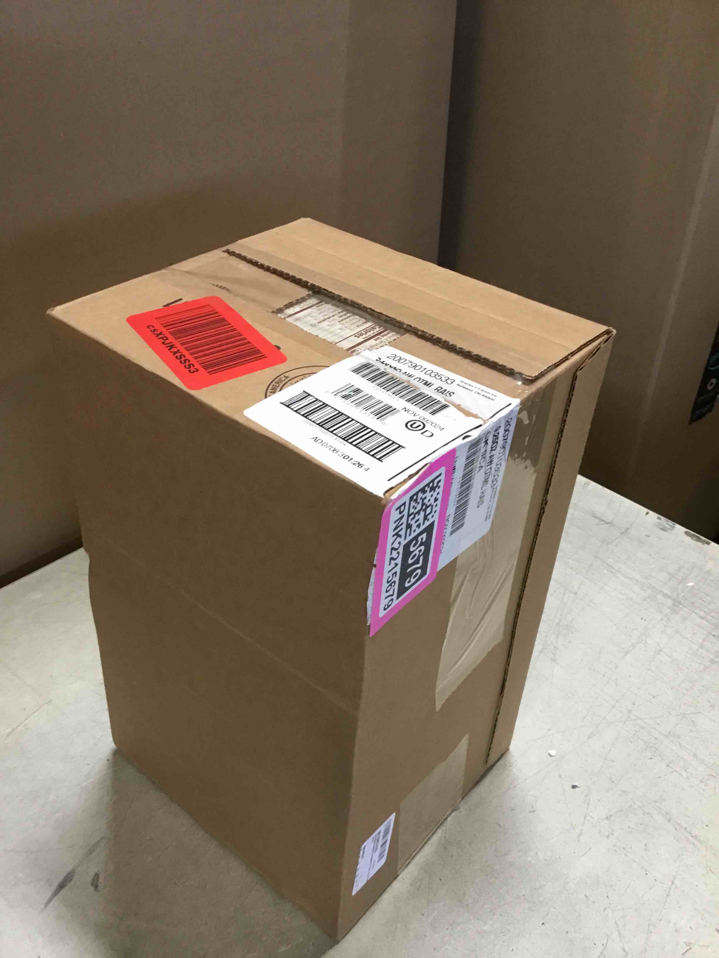 https://s3.amazonaws.com/lotting-images-prod/bidfta/PNK2215679_1740766045415.jpeg