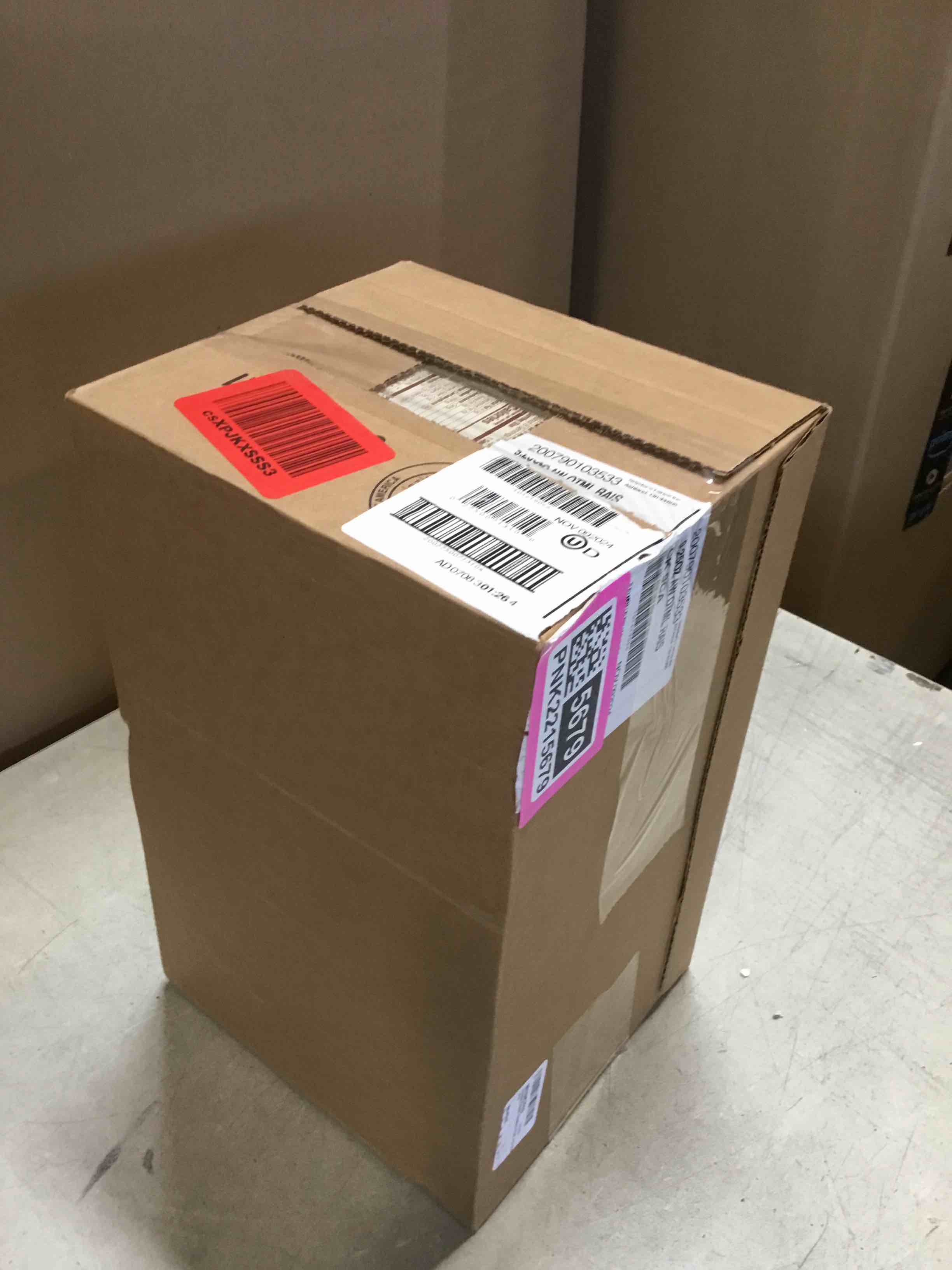 https://s3.amazonaws.com/lotting-images-prod/bidfta/PNK2215679_1740766046412.jpeg