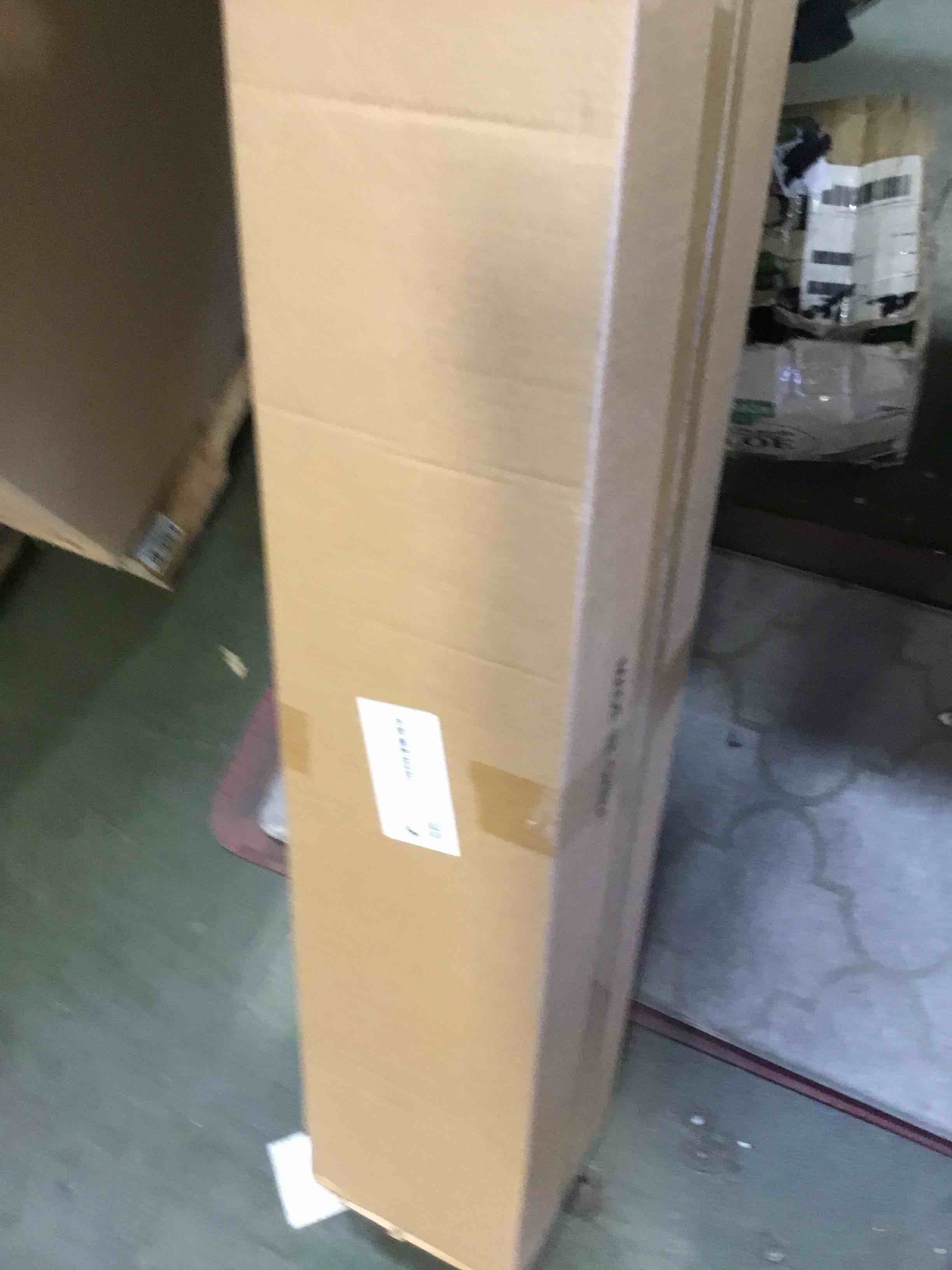 https://s3.amazonaws.com/lotting-images-prod/bidfta/PNK2215793_1740773336243.jpeg