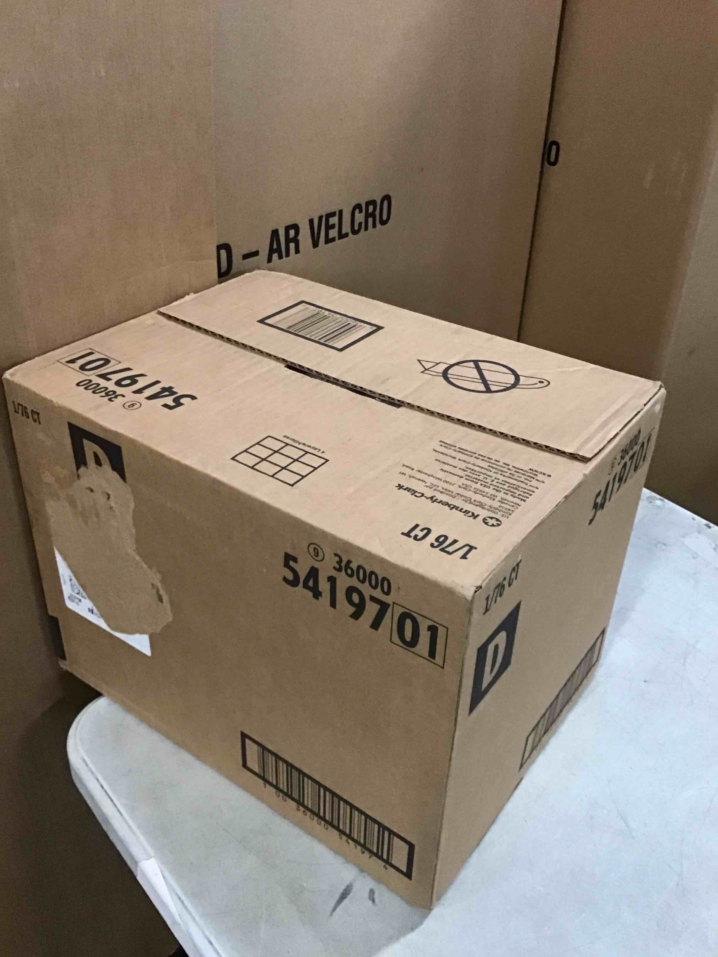 https://s3.amazonaws.com/lotting-images-prod/bidfta/PNK2215870_1741094558495.jpeg