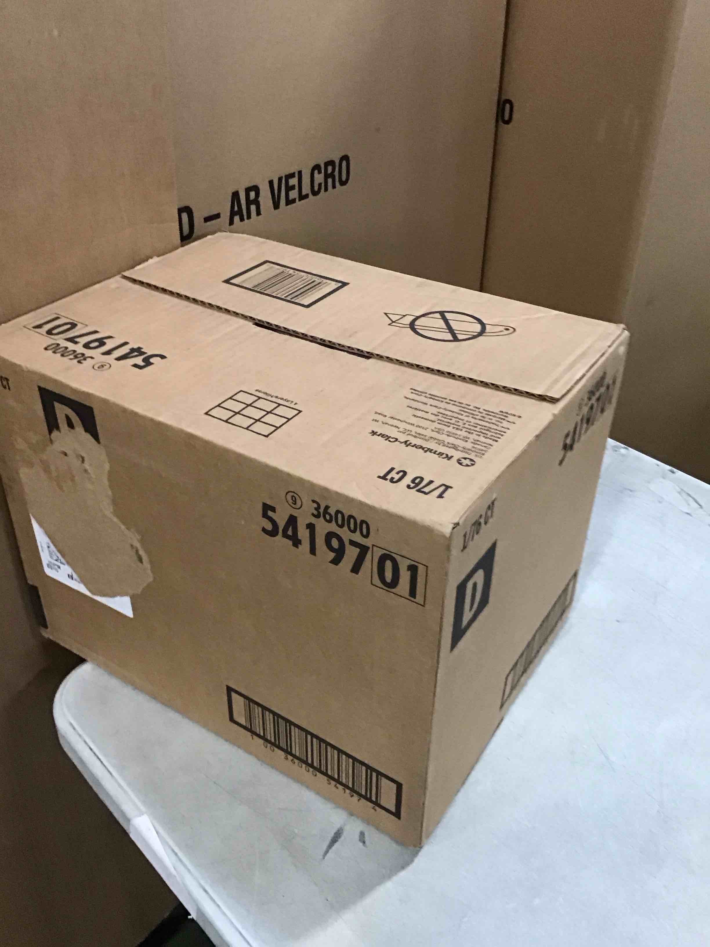 https://s3.amazonaws.com/lotting-images-prod/bidfta/PNK2215870_1741094559911.jpeg