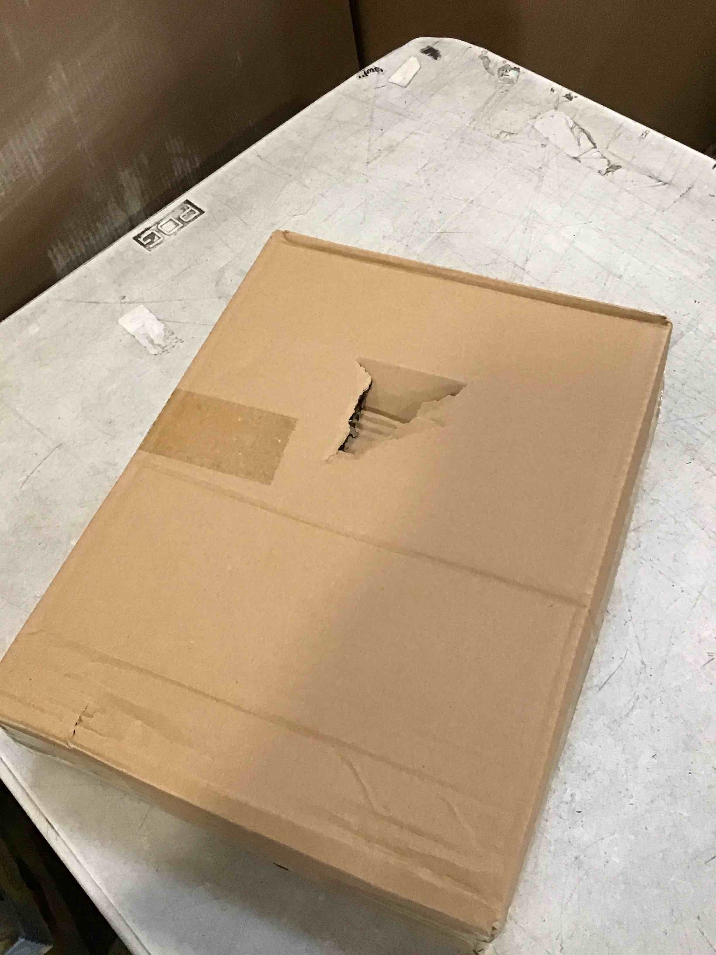 https://s3.amazonaws.com/lotting-images-prod/bidfta/PNK2215898_1741096089163.jpeg