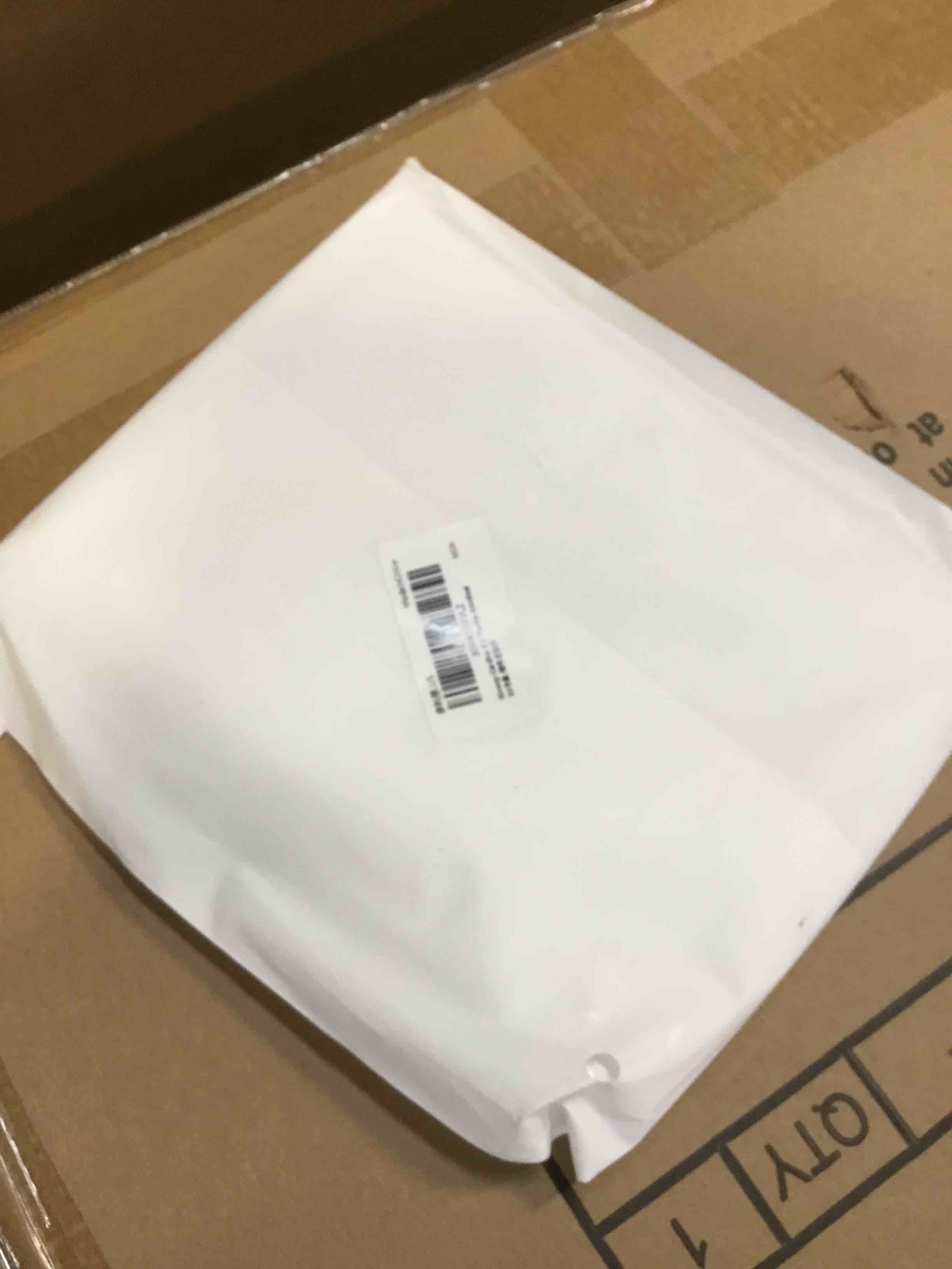https://s3.amazonaws.com/lotting-images-prod/bidfta/PNK2216134_1741189430755.jpeg