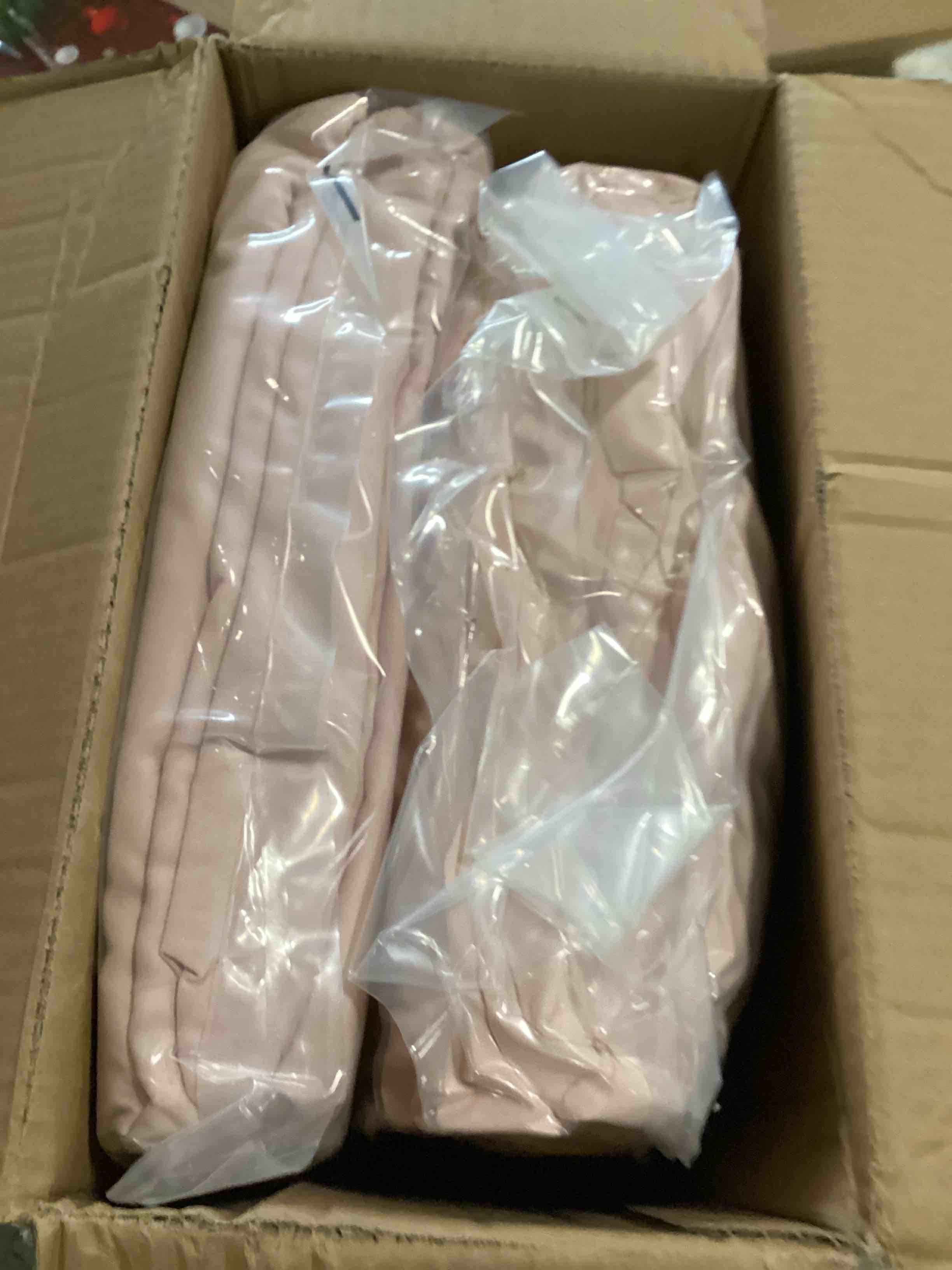 https://s3.amazonaws.com/lotting-images-prod/bidfta/PNK2216447_1745928859257.jpeg