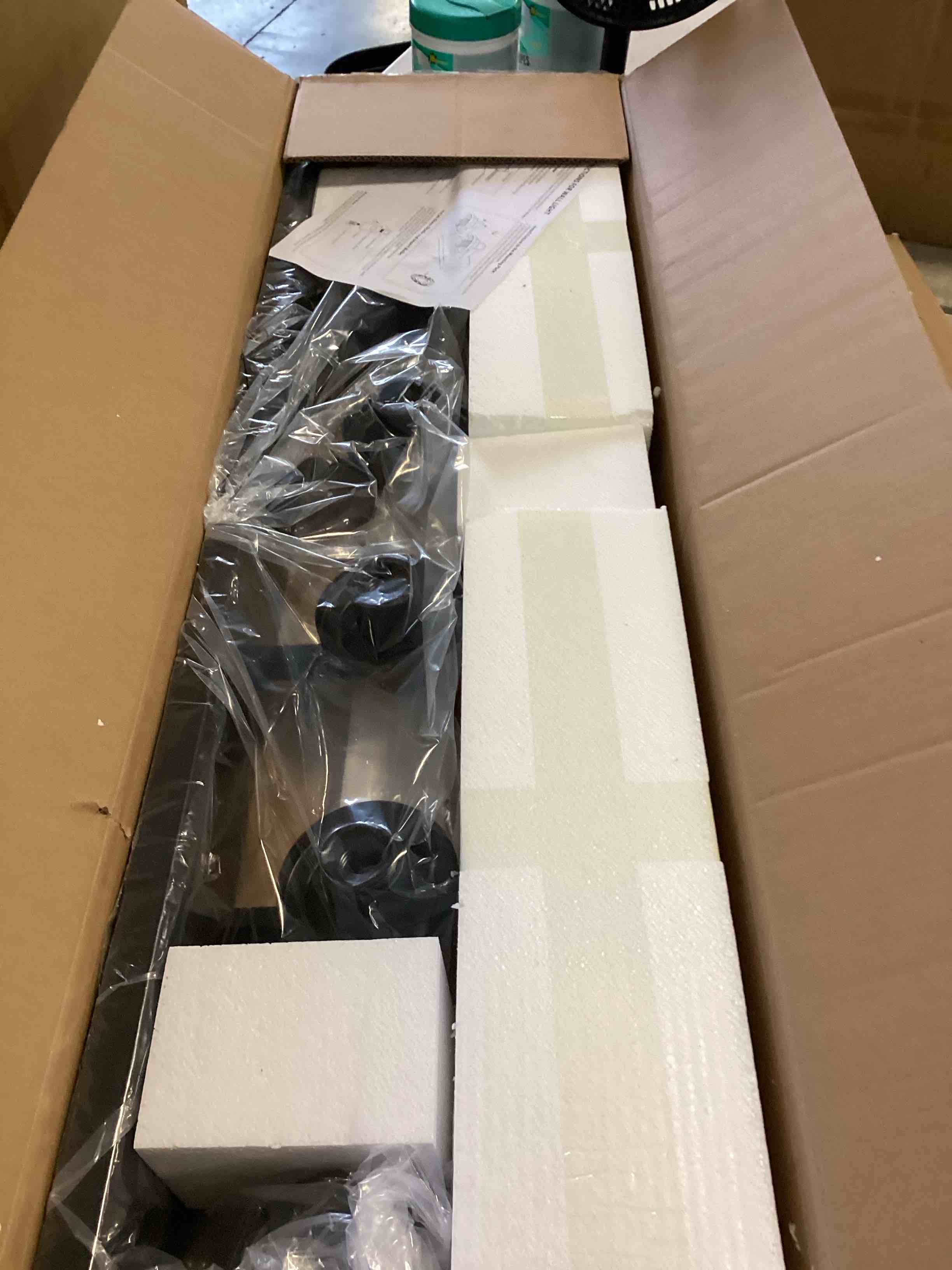 https://s3.amazonaws.com/lotting-images-prod/bidfta/PNK2216705_1746019085392.jpeg