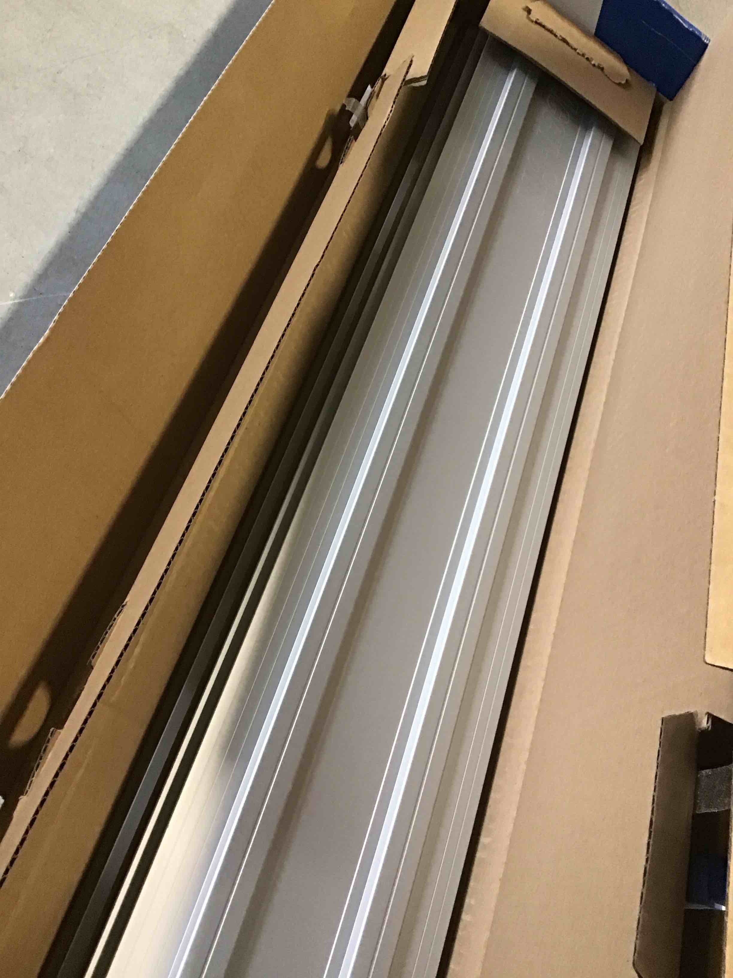 https://s3.amazonaws.com/lotting-images-prod/bidfta/PNK2216968_1747059695029.jpeg