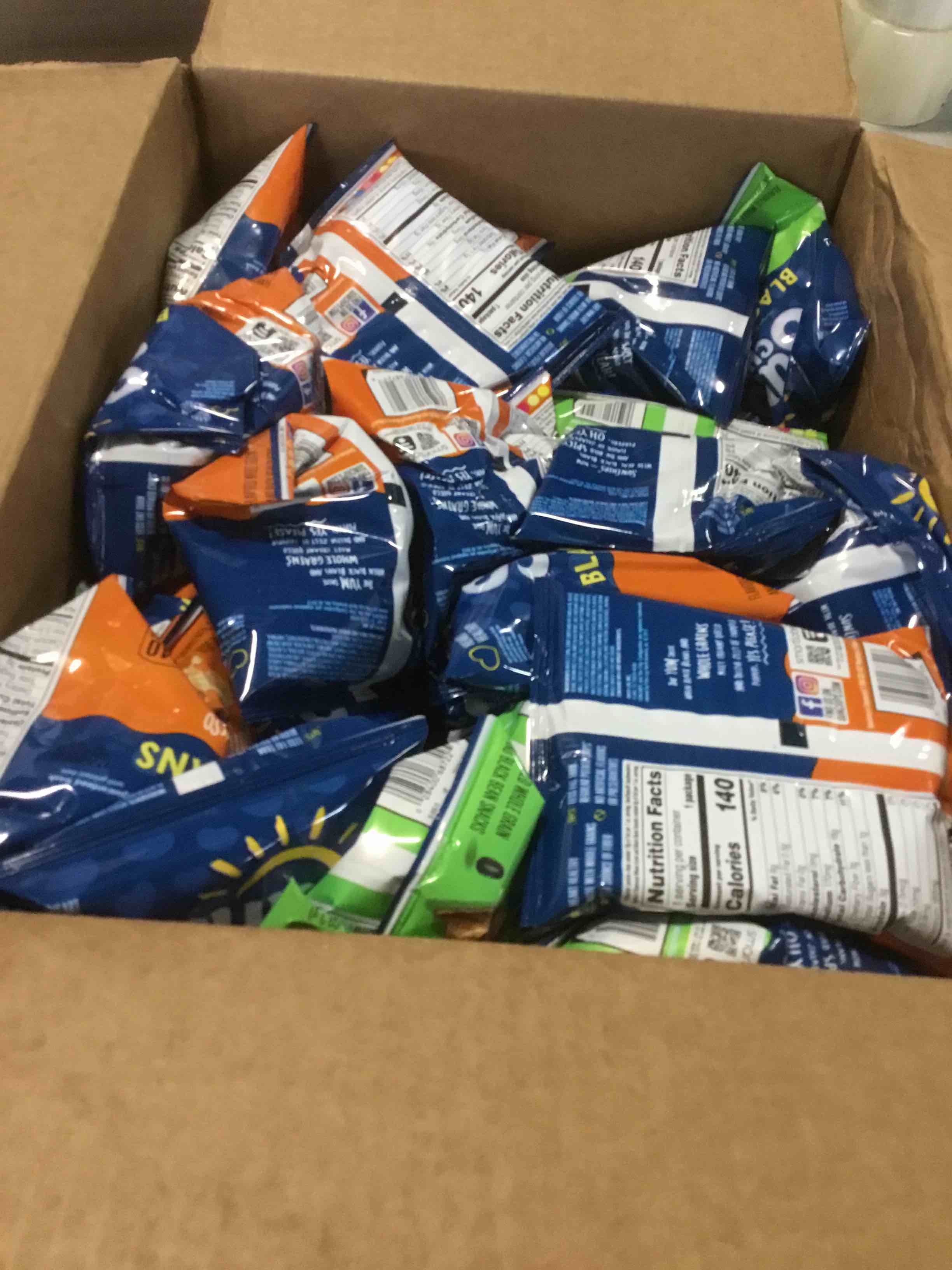 https://s3.amazonaws.com/lotting-images-prod/bidfta/PNK2217197_1749142309550.jpeg