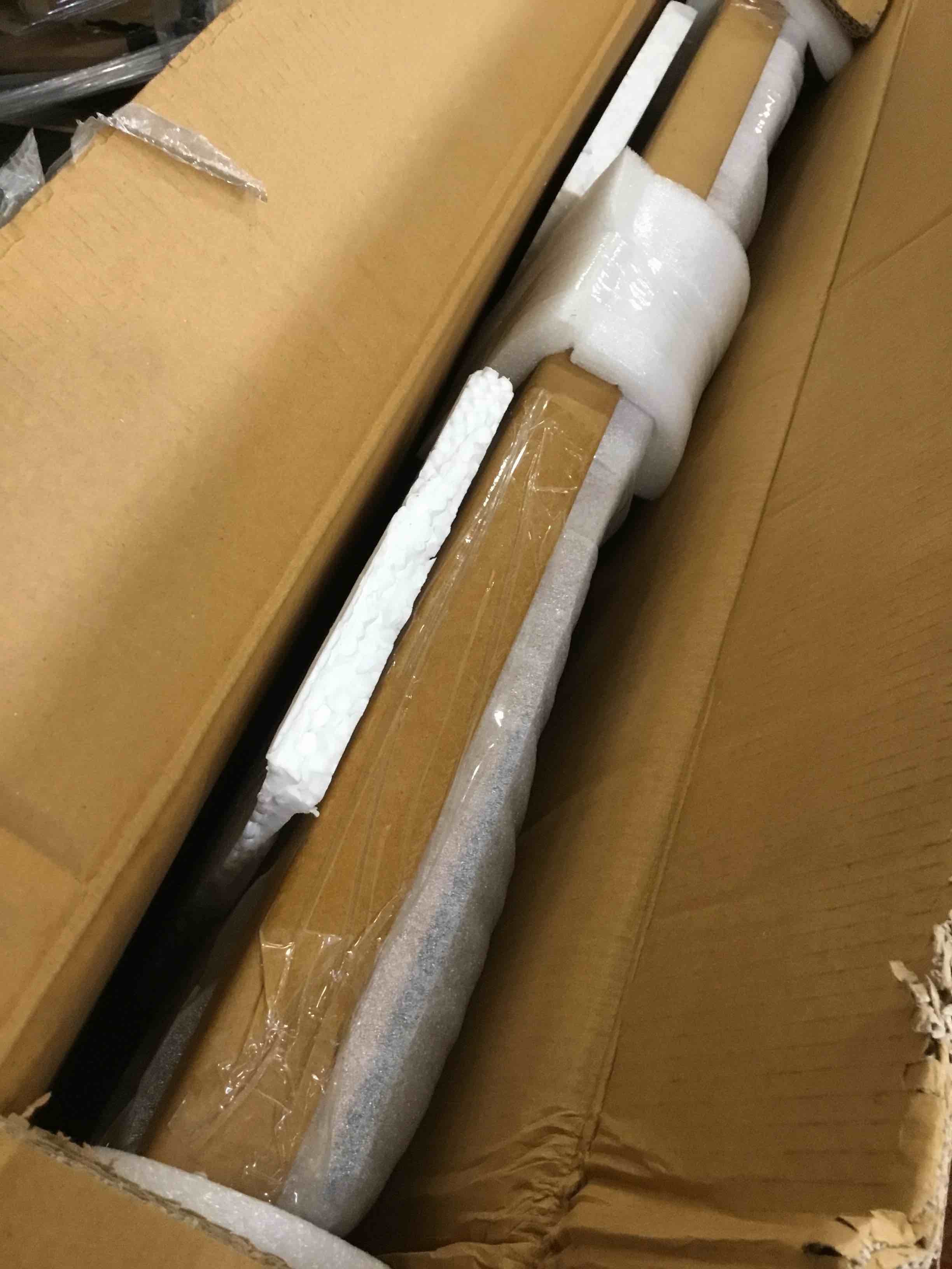 https://s3.amazonaws.com/lotting-images-prod/bidfta/PNK2217380_1749489032997.jpeg
