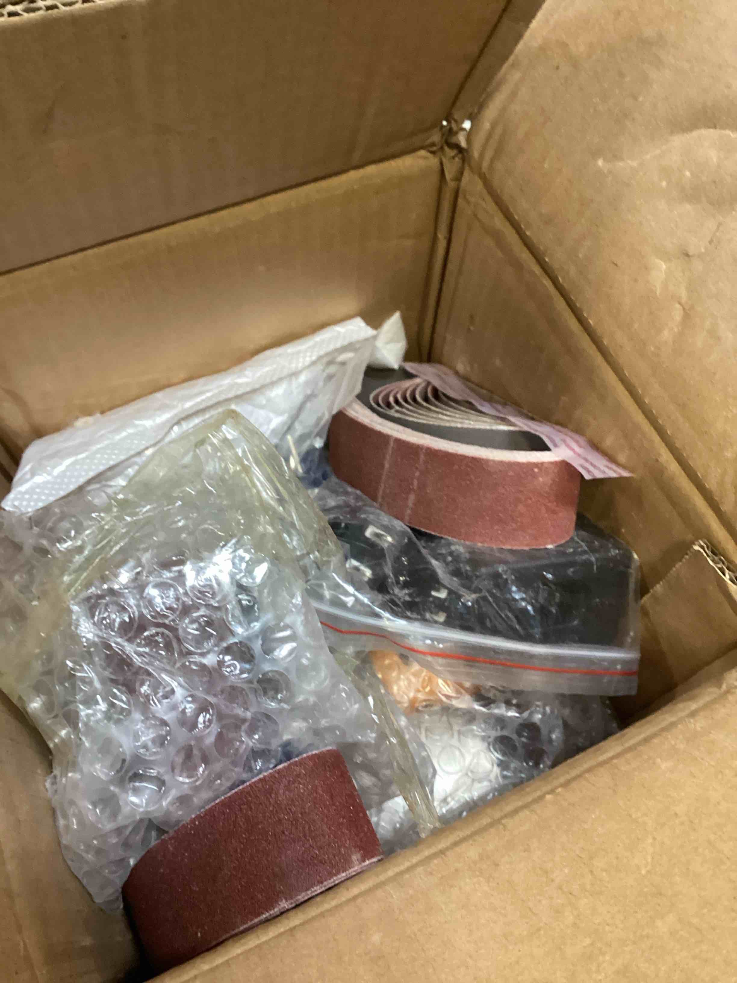 https://s3.amazonaws.com/lotting-images-prod/bidfta/PNK2220198_1743528576814.jpeg