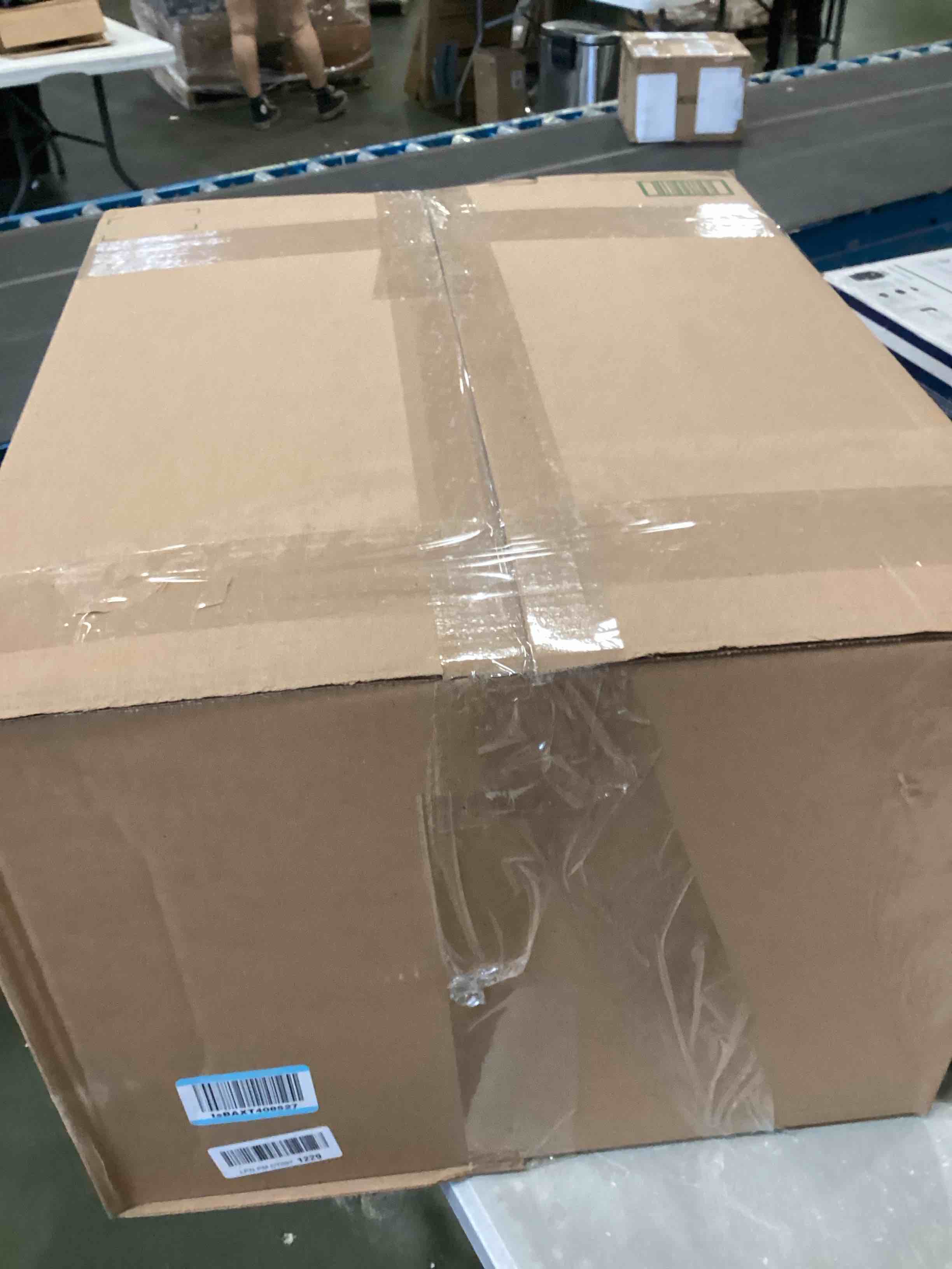 https://s3.amazonaws.com/lotting-images-prod/bidfta/PNK2220503_1743705427182.jpeg