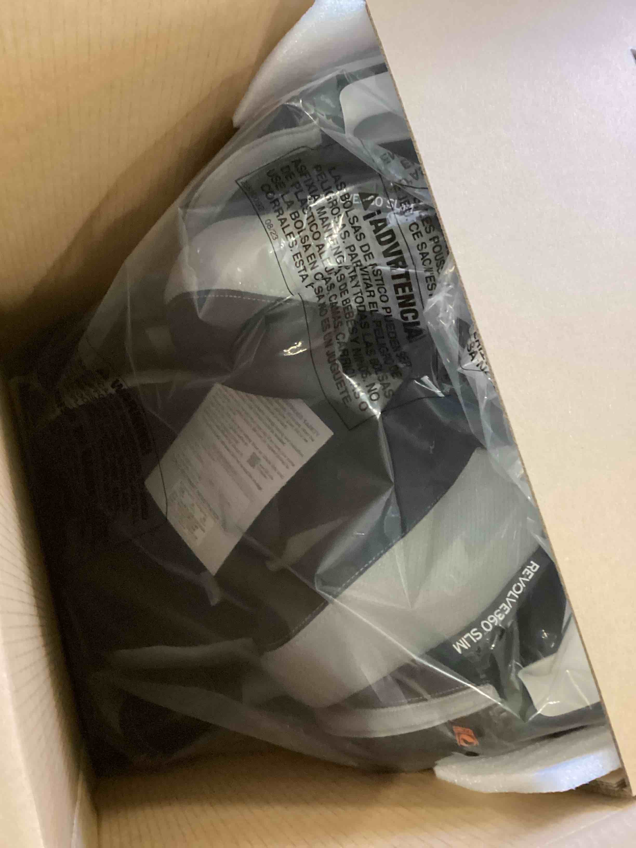 https://s3.amazonaws.com/lotting-images-prod/bidfta/PNK2220815_1744132069902.jpeg