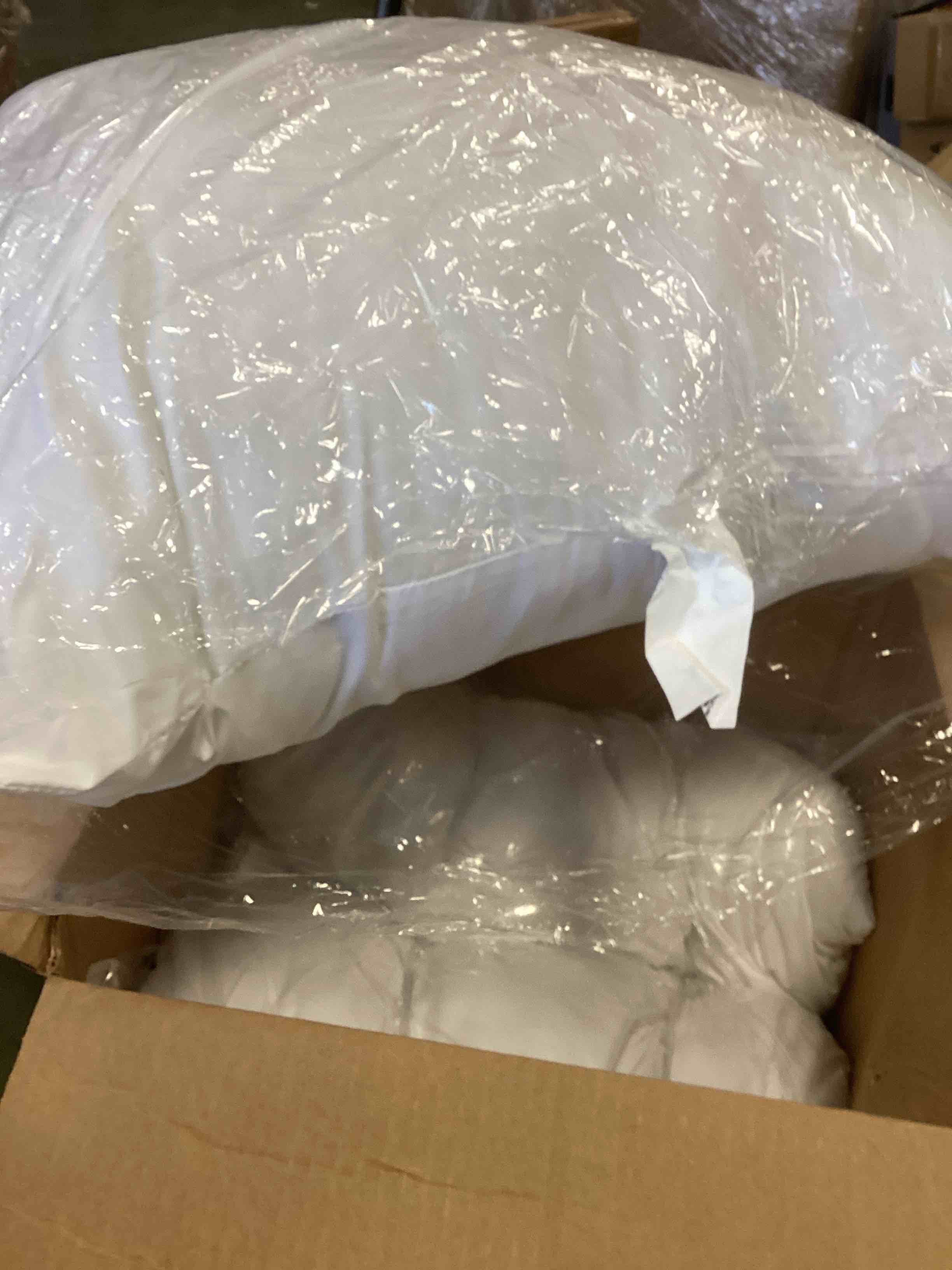 https://s3.amazonaws.com/lotting-images-prod/bidfta/PNK2221089_1740592465750.jpeg