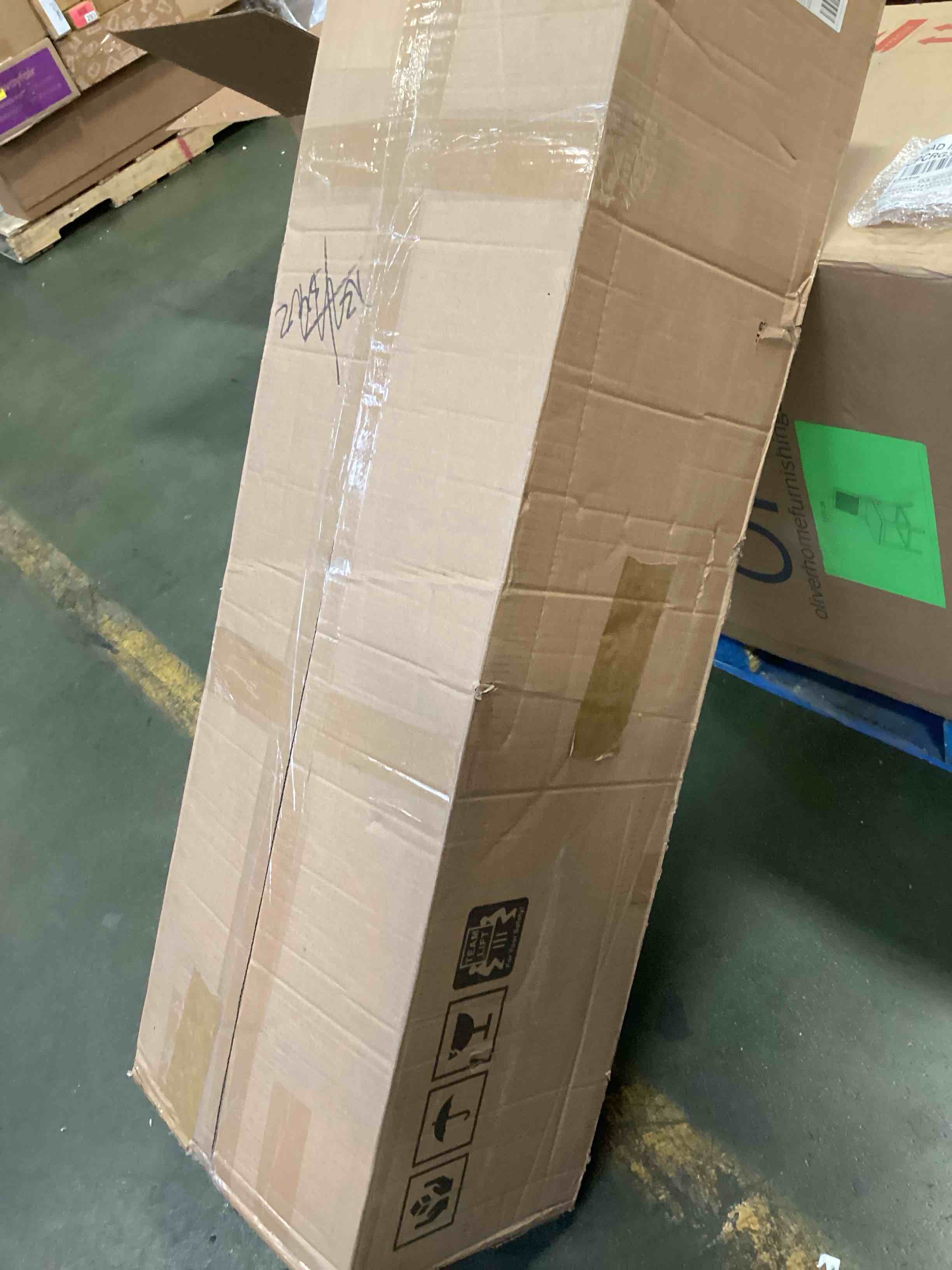 https://s3.amazonaws.com/lotting-images-prod/bidfta/PNK2222881_1743426350462.jpeg