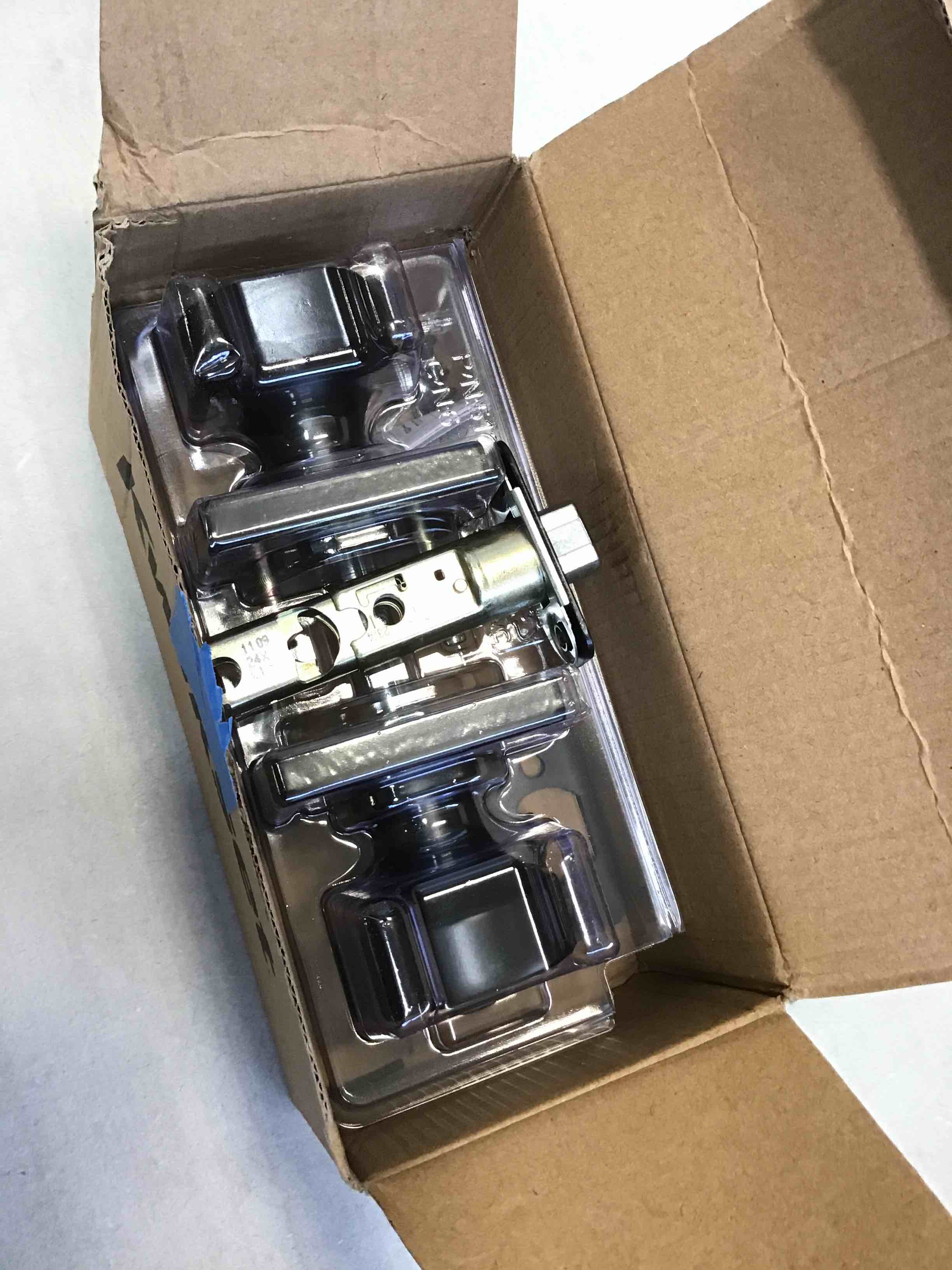 https://s3.amazonaws.com/lotting-images-prod/bidfta/PNK2224658_1742575608805.jpeg