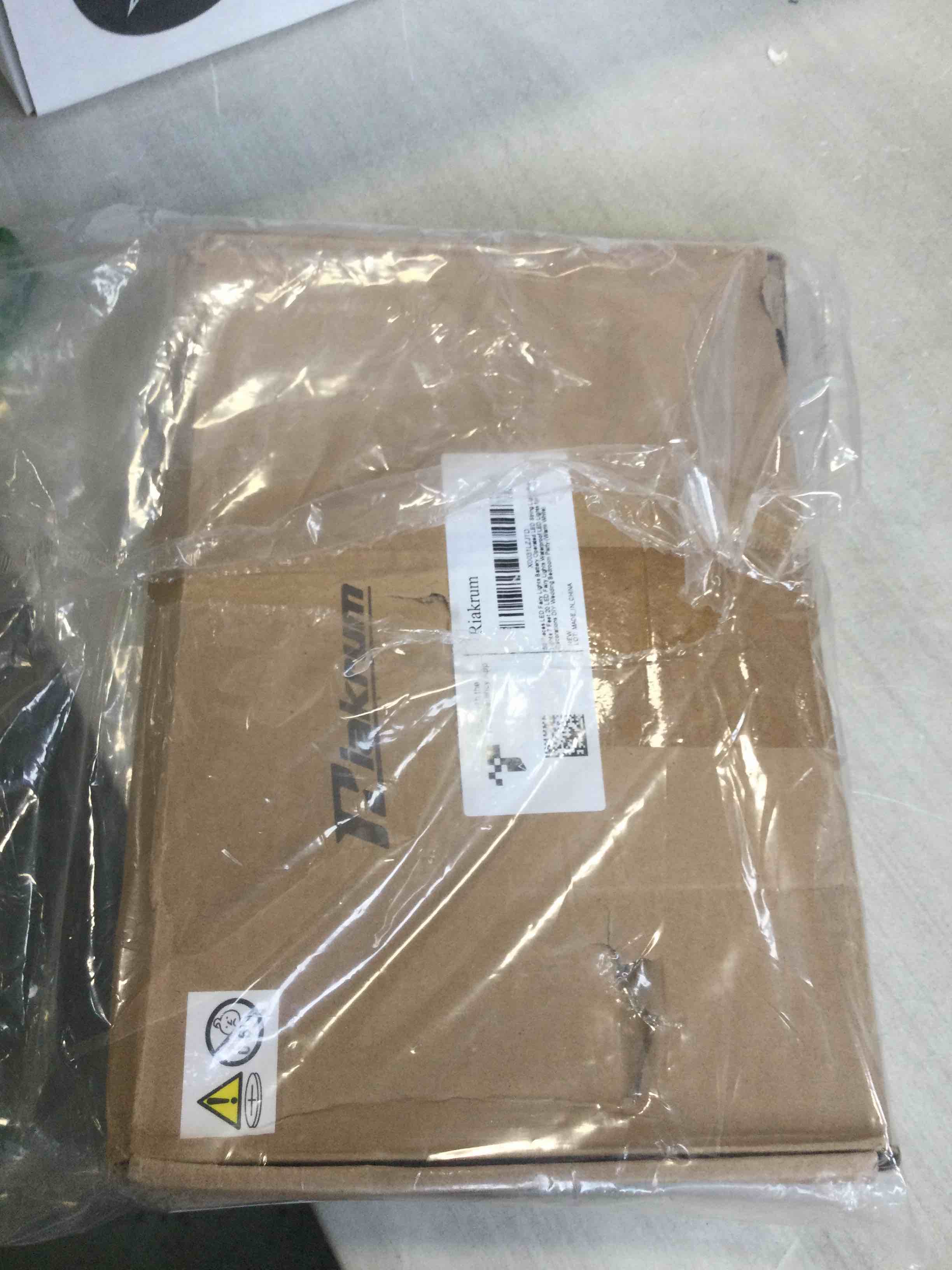 https://s3.amazonaws.com/lotting-images-prod/bidfta/PNK2225201_1743619362717.jpeg