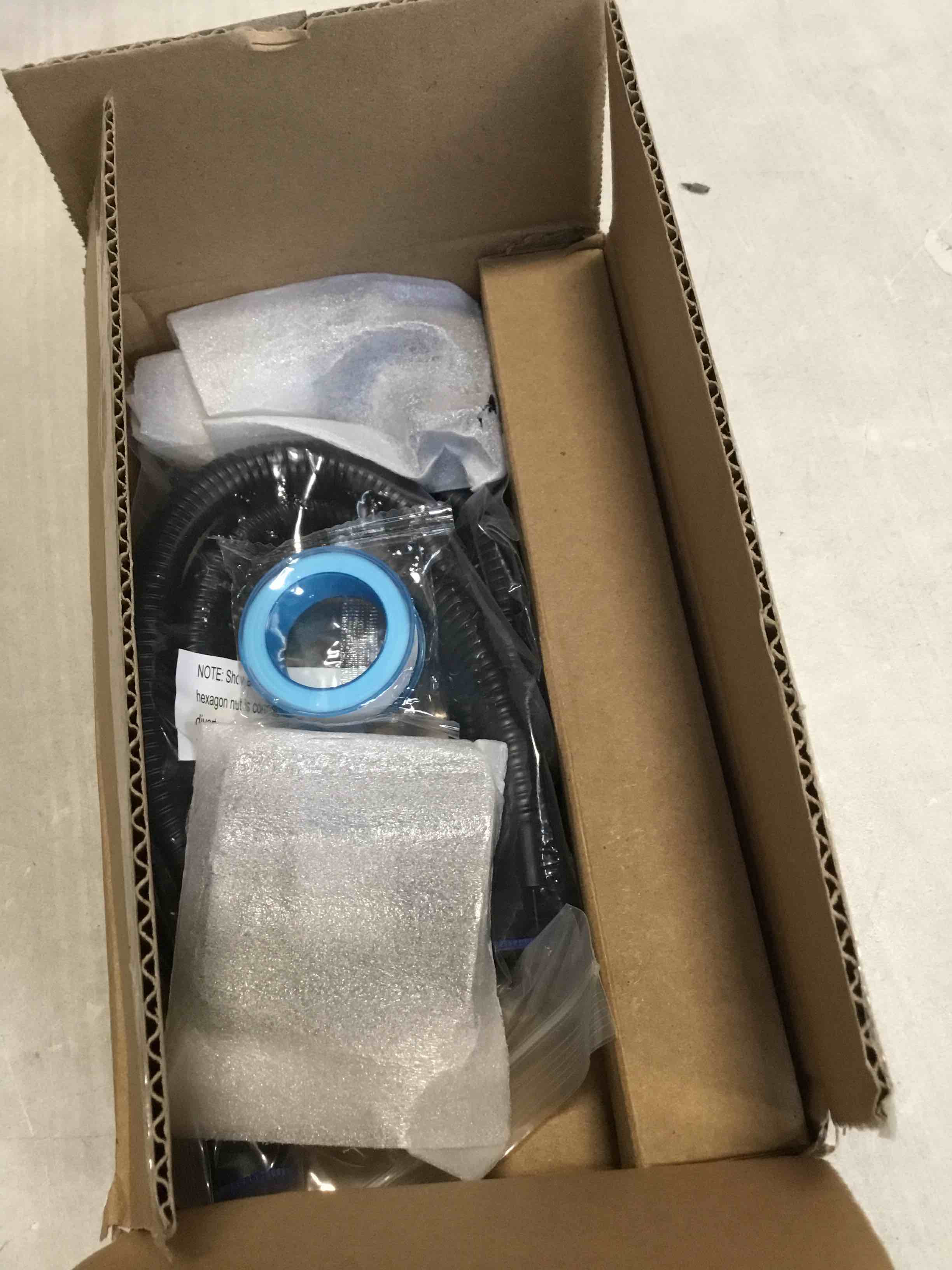 https://s3.amazonaws.com/lotting-images-prod/bidfta/PNK2225549_1743772569508.jpeg